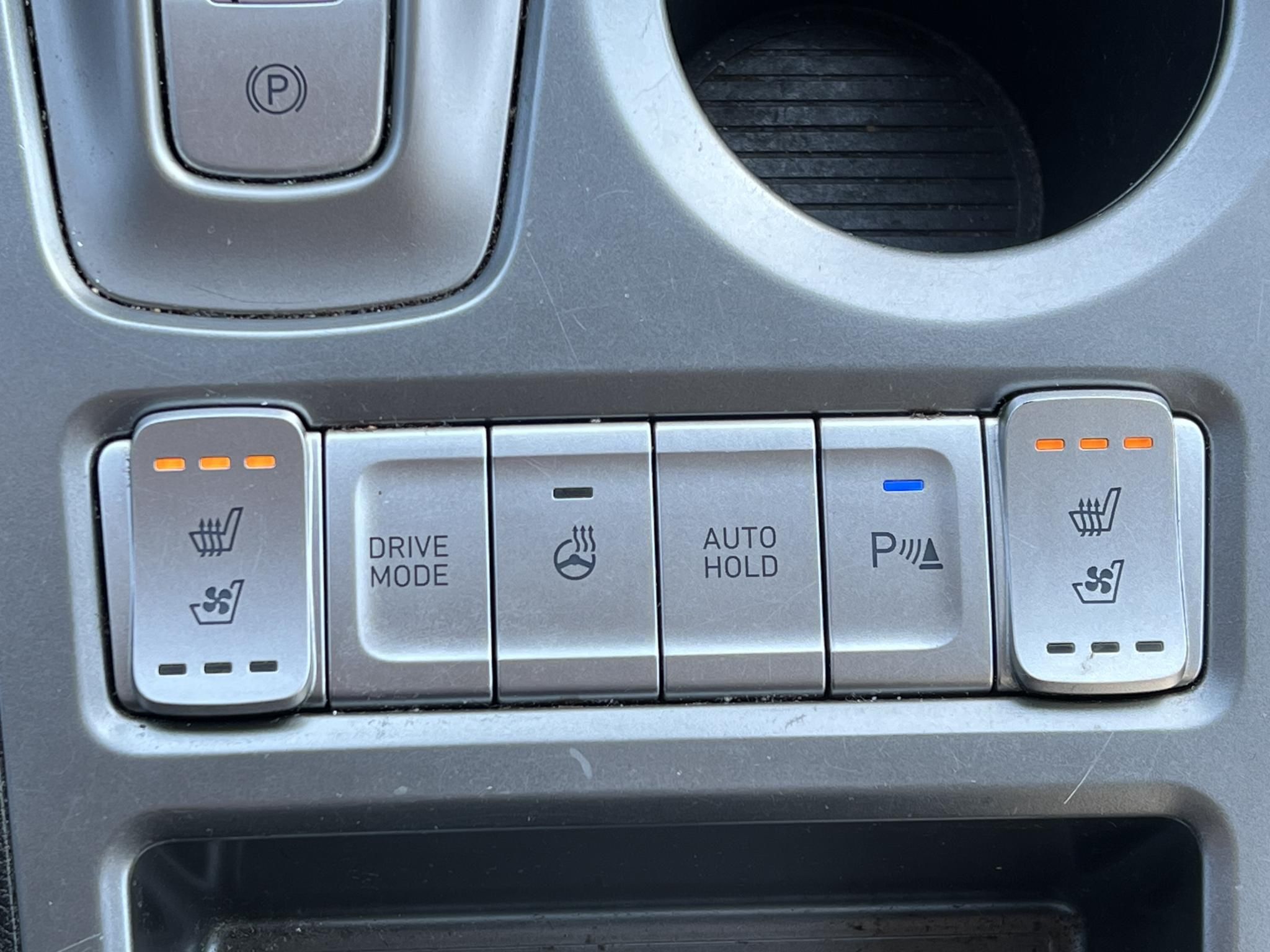 HYUNDAI KONA EV 64kWh Premium Magas felszereltség. megkímélt állapot! LED fényszóró Kamera Keyless Android!