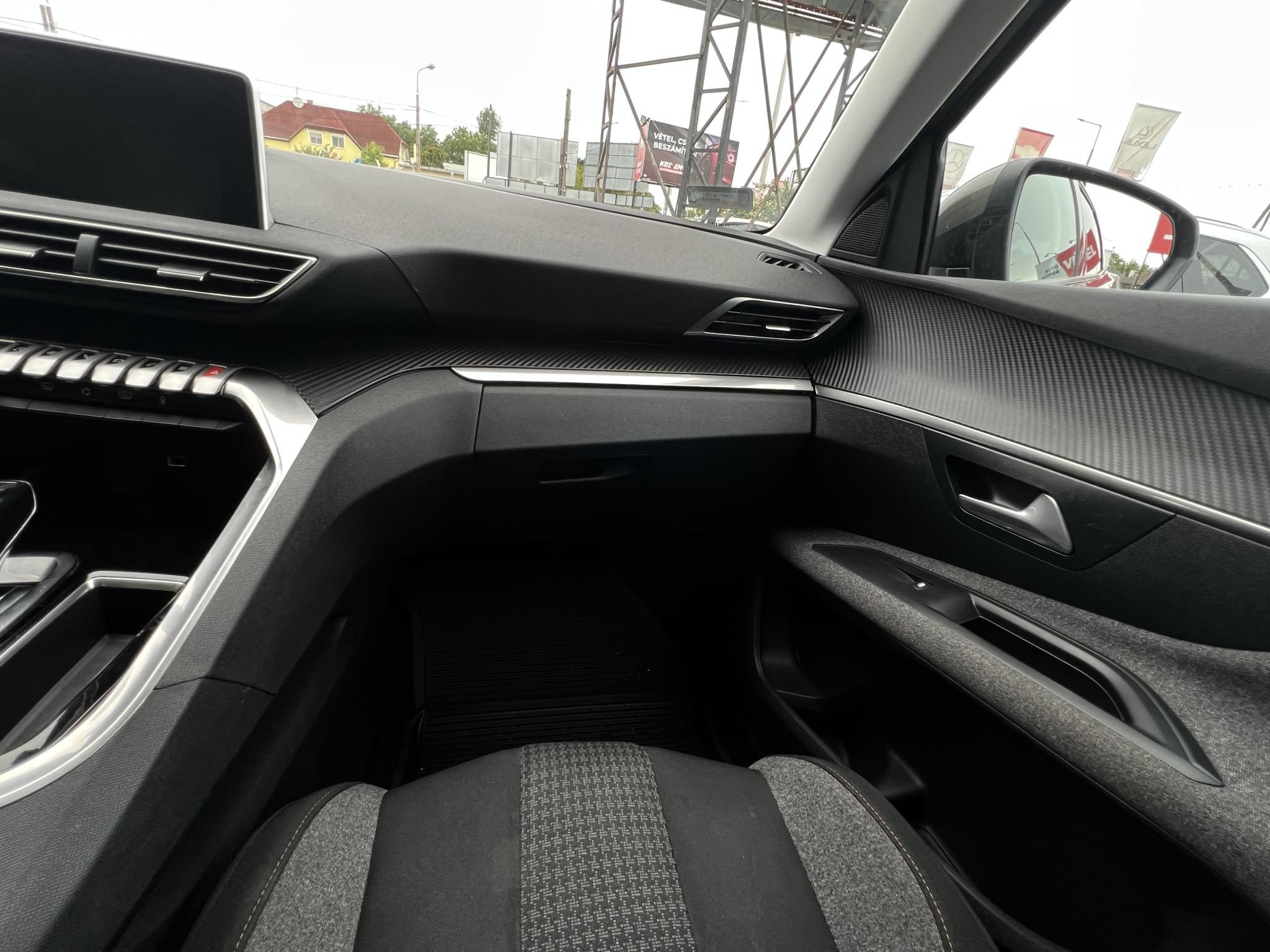 PEUGEOT 3008 1.6 BlueHDi Active EAT6 Klíma Tempomat Bluetooth Carplay 360 kamera!