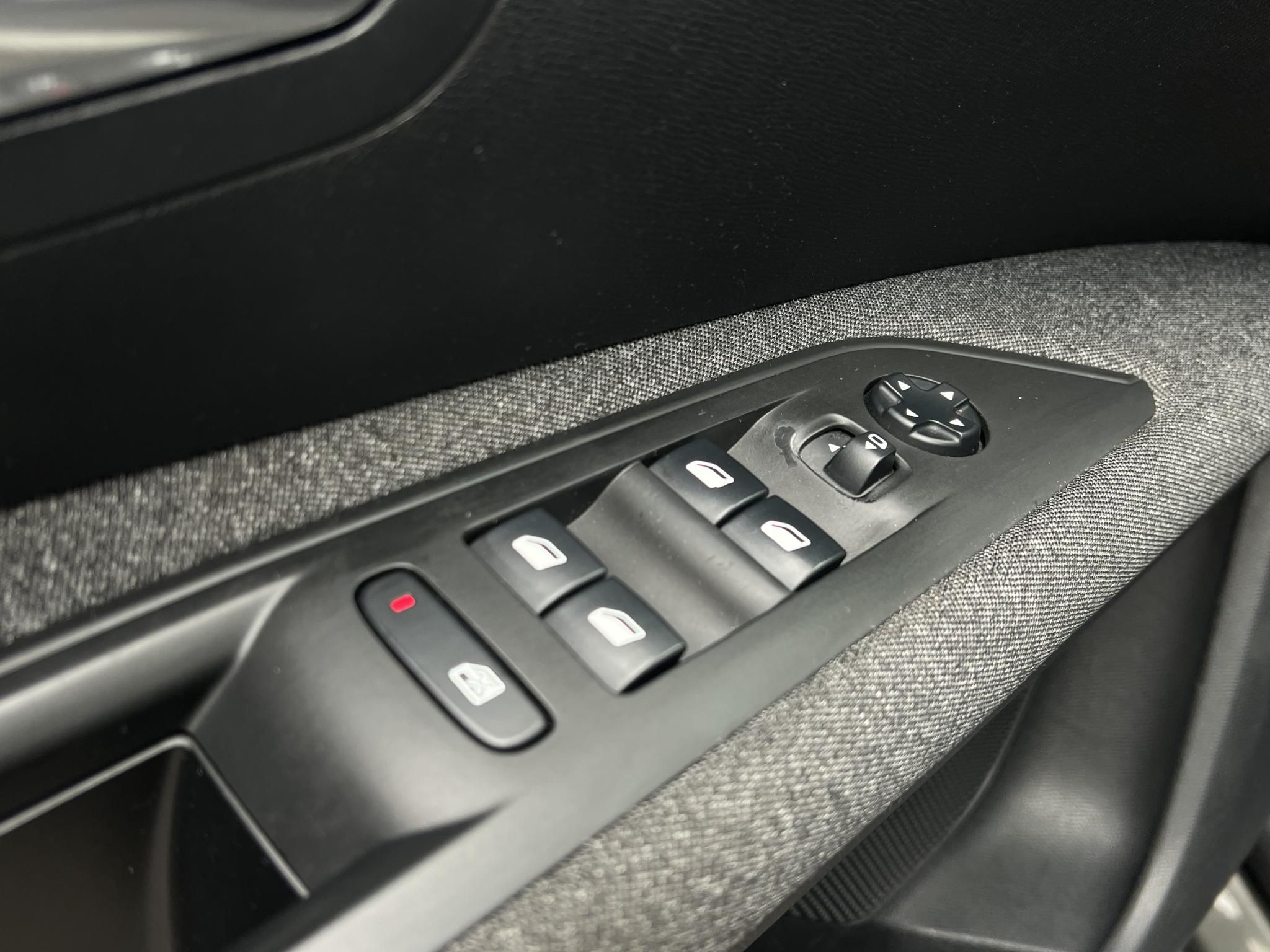 PEUGEOT 3008 1.6 BlueHDi Active EAT6 Klíma Tempomat Bluetooth Carplay 360 kamera!