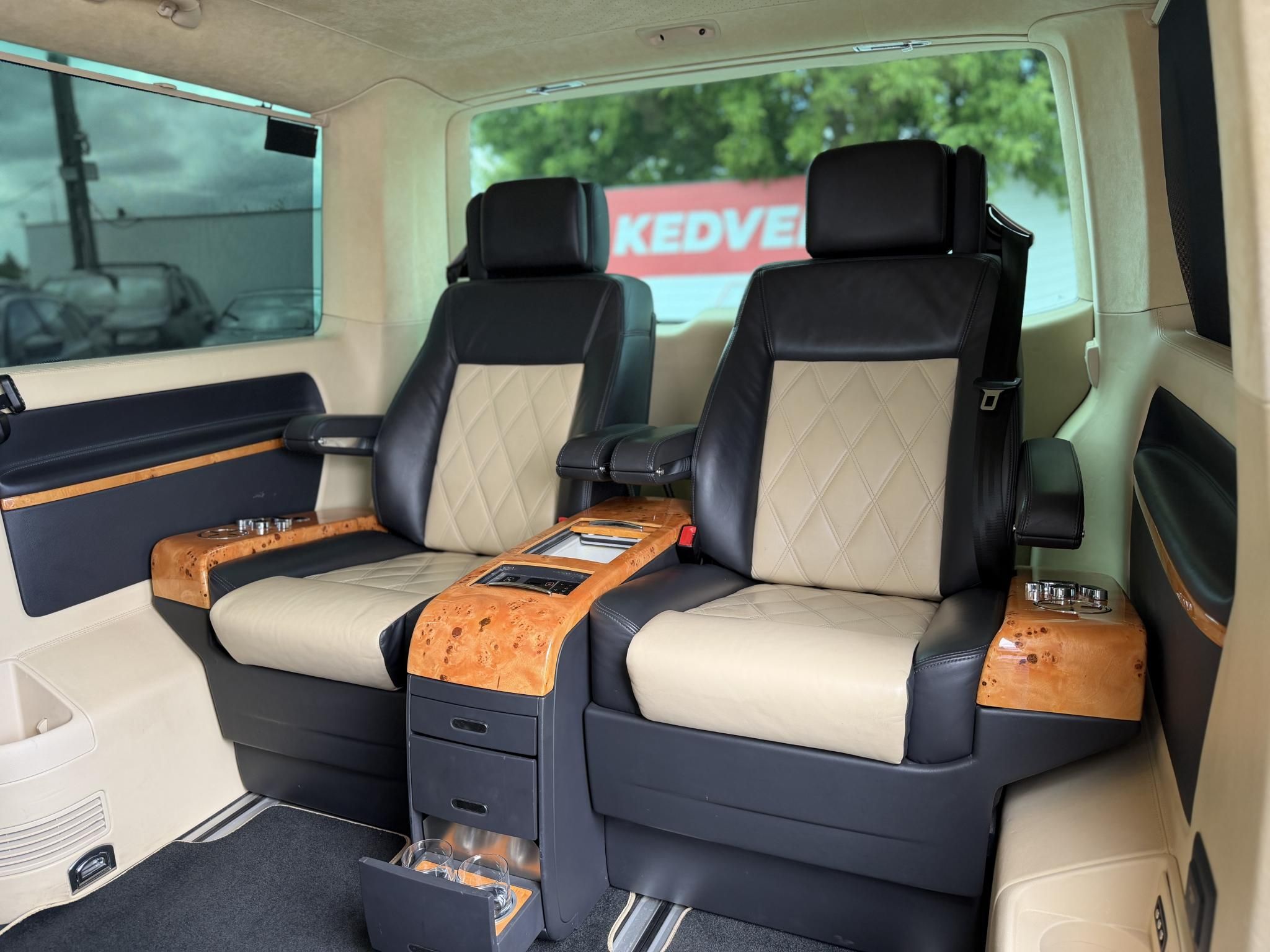 VOLKSWAGEN MULTIVAN Highline Business VIP Nagyon ritka kivitel!