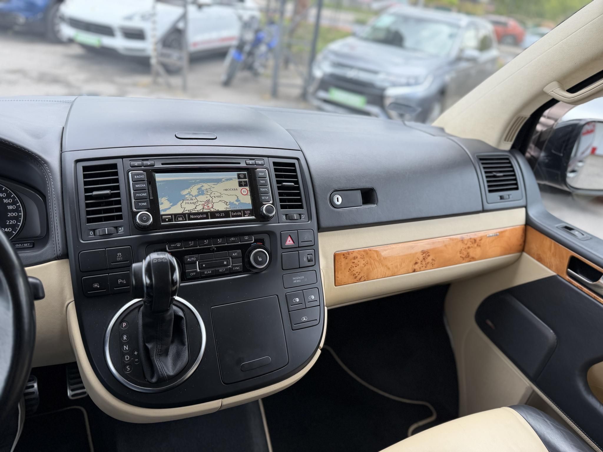 VOLKSWAGEN MULTIVAN Highline Business VIP Nagyon ritka kivitel!