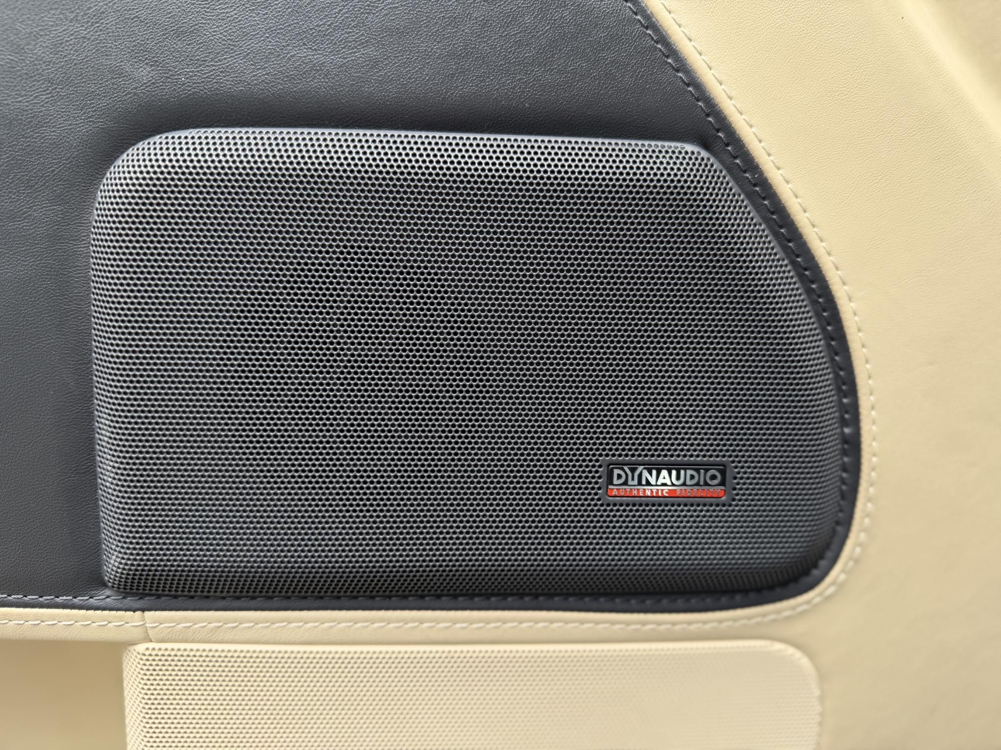 VOLKSWAGEN MULTIVAN Highline Business VIP Nagyon ritka kivitel!