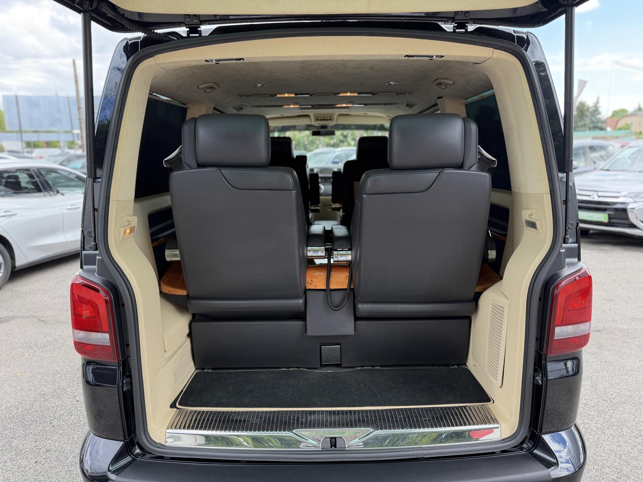 VOLKSWAGEN MULTIVAN Highline Business VIP Nagyon ritka kivitel!