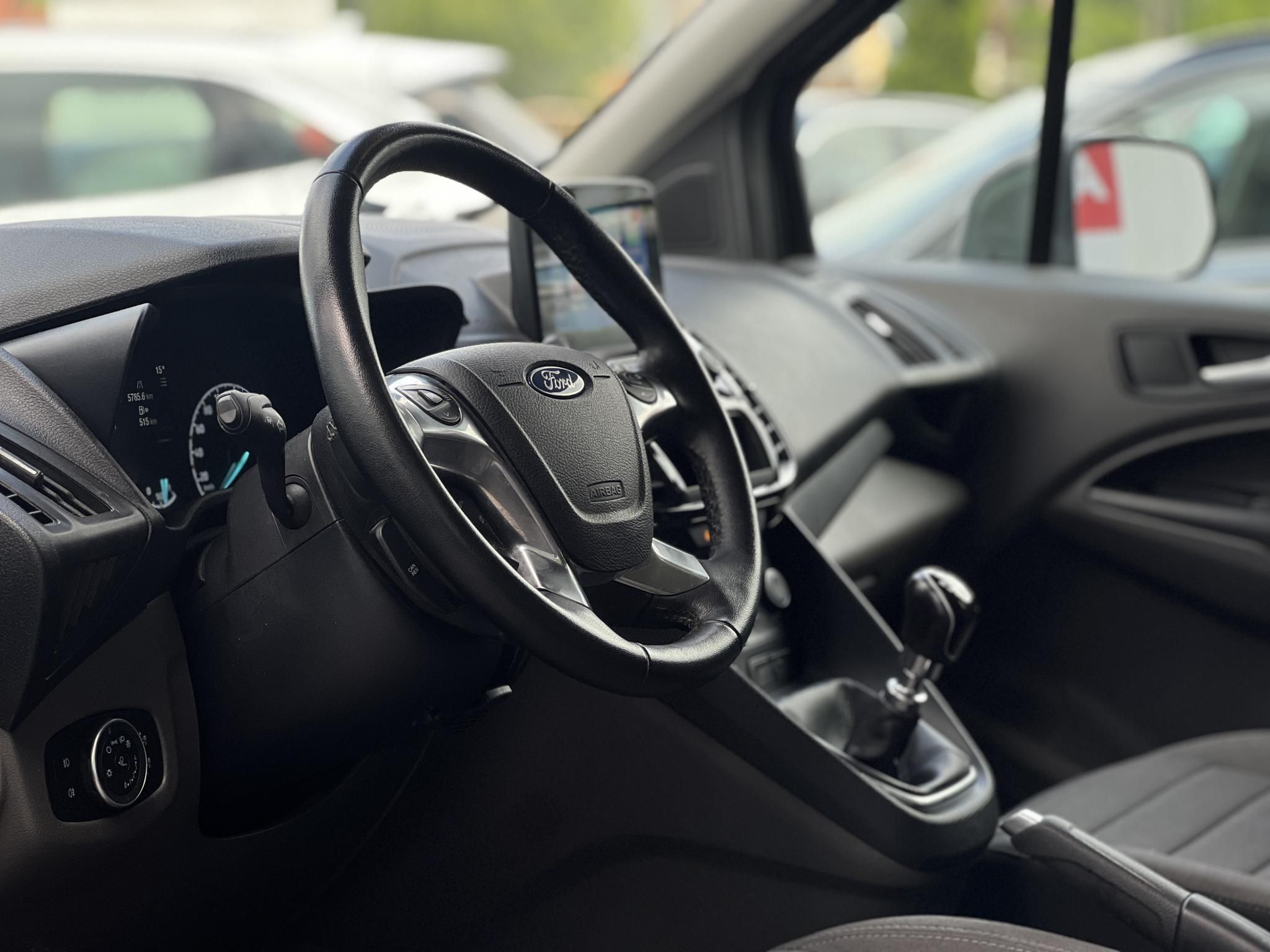FORD CONNECT Tourneo230 1.5 TDCi L2 Titanium (7 személyes )
