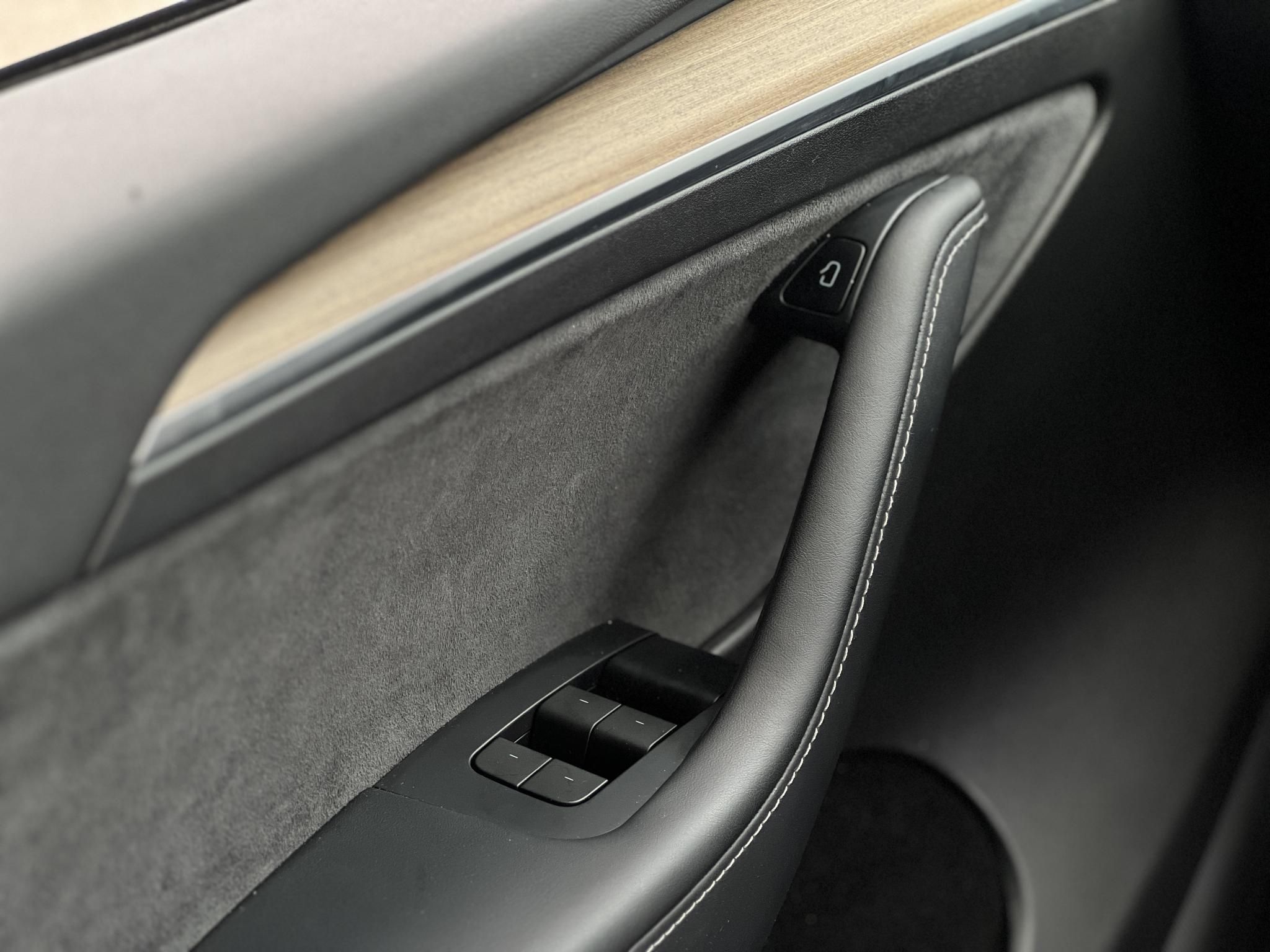 TESLA MODEL Y RWD (Automata) 147e km. AMD Ryzen. hőszivattyú. premium hifi. garanciális!