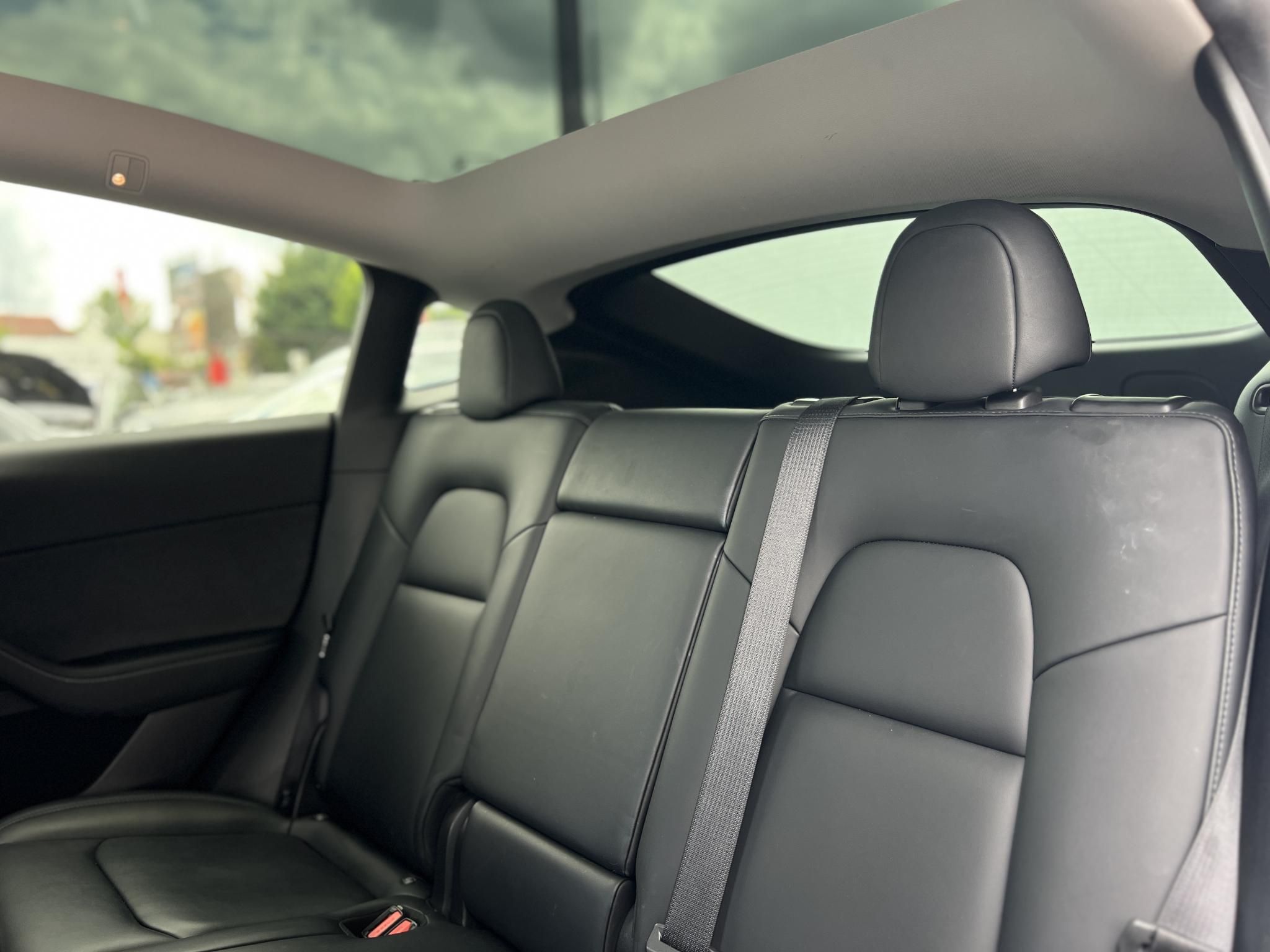 TESLA MODEL Y RWD (Automata) 147e km. AMD Ryzen. hőszivattyú. premium hifi. garanciális!
