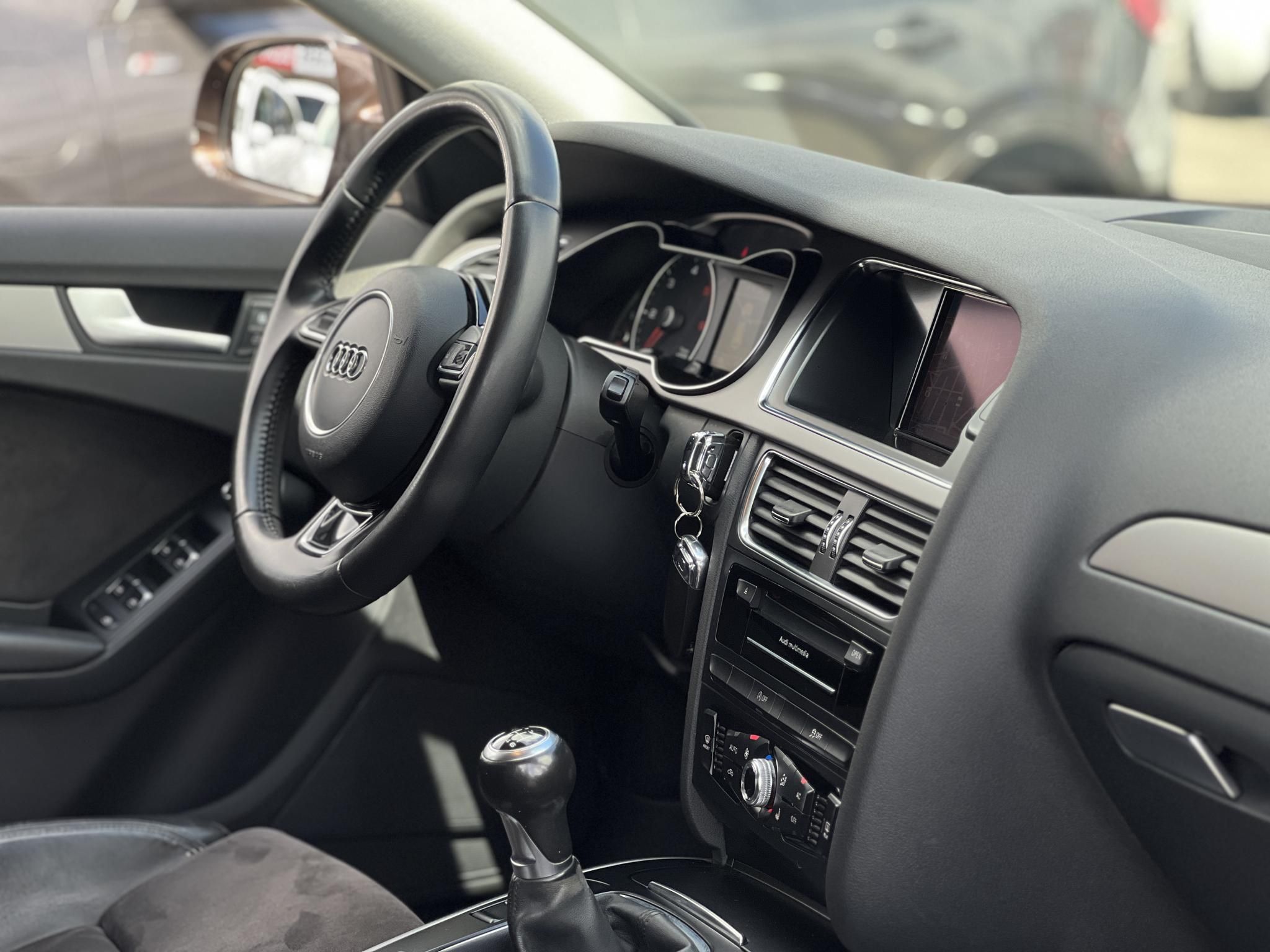 AUDI A4 Avant 2.0 TDI DPF EU5 S-line