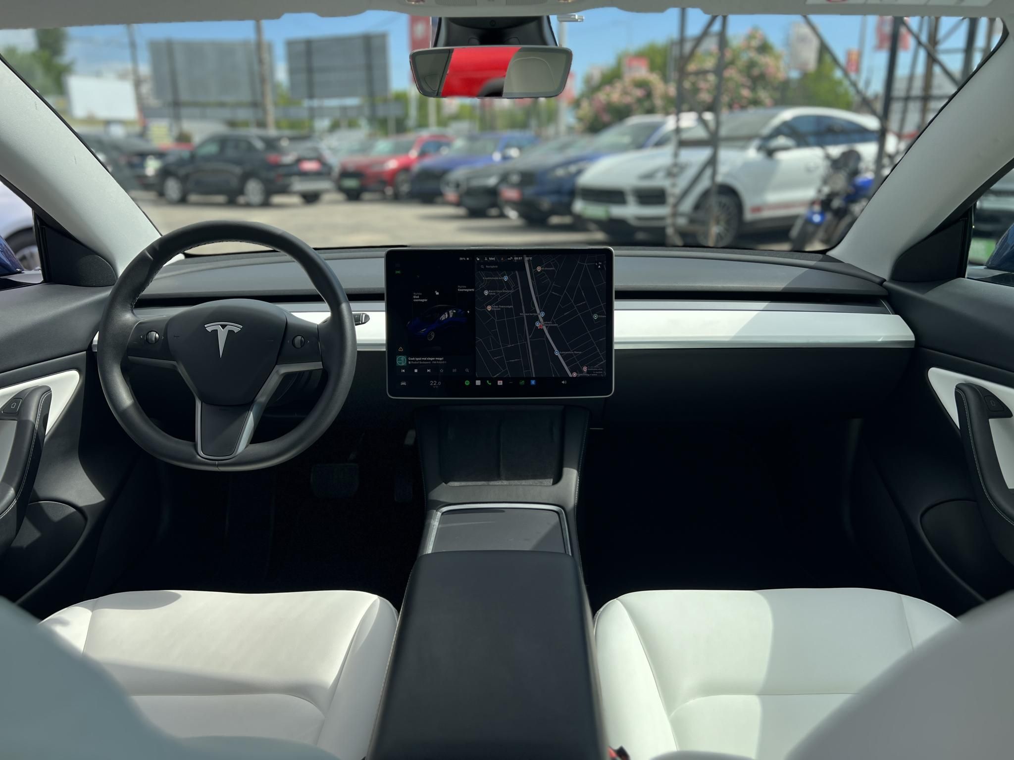 TESLA MODEL 3 Long Range AWD (Automata) 44e km. FEHÉR BELSŐ. mátrix LED. hőszivattyú. garanciális!