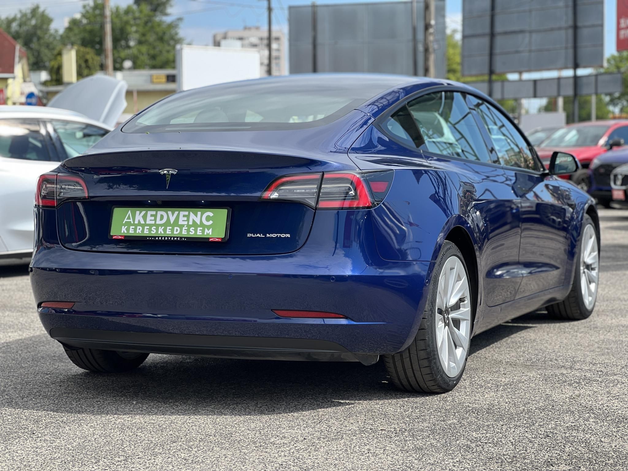 TESLA MODEL 3 Long Range AWD (Automata) 44e km. FEHÉR BELSŐ. mátrix LED. hőszivattyú. garanciális!