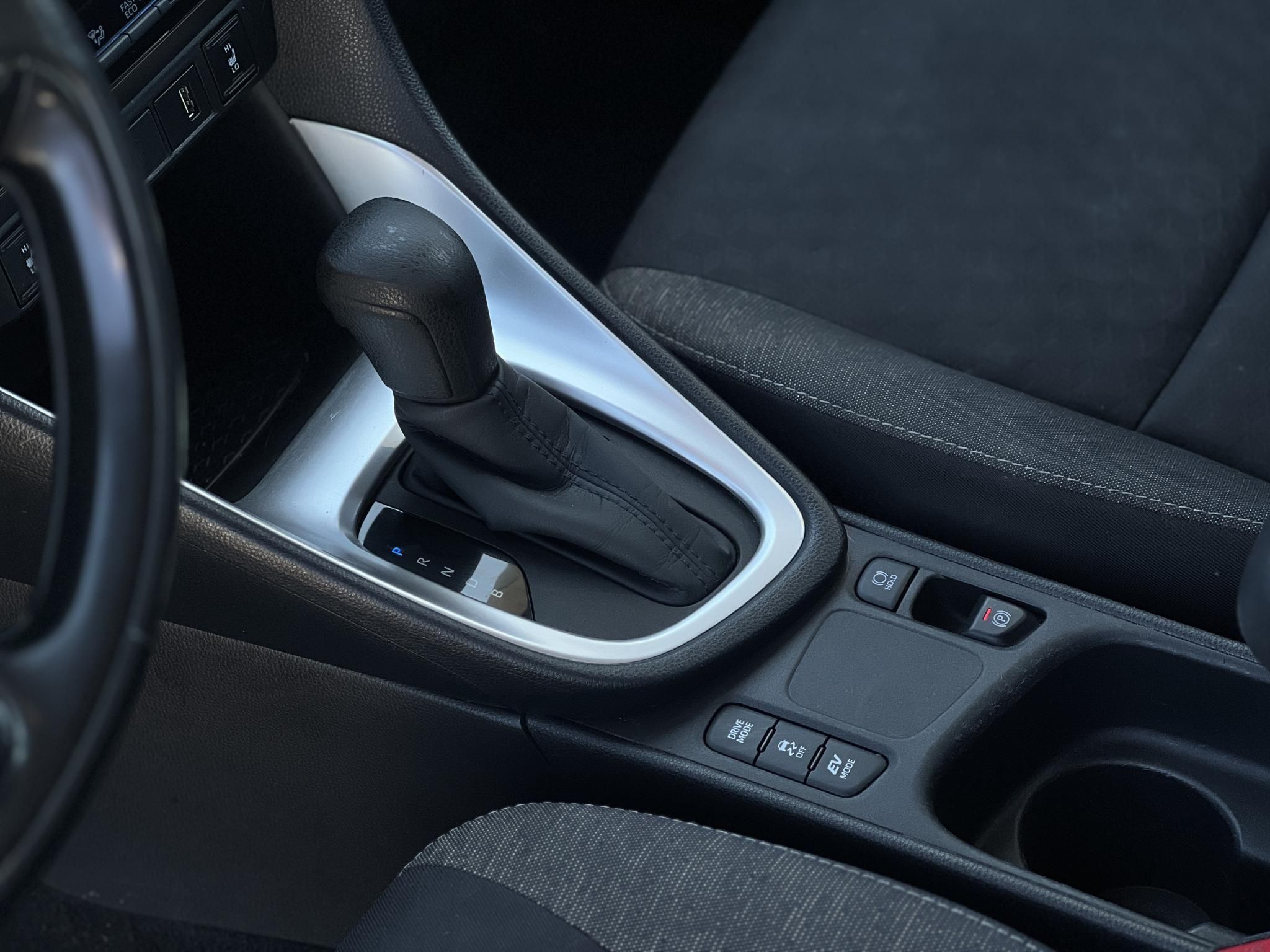 TOYOTA YARIS 1.5 Hybrid Comfort Tech e-CVT 103e km. táblafelismerő. ülésfűtés. kamera. digitklíma