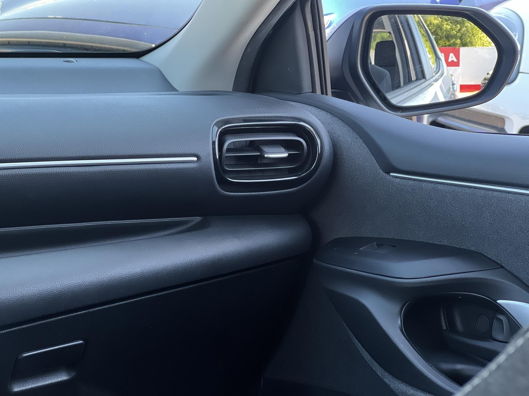TOYOTA YARIS 1.5 Hybrid Comfort Tech e-CVT 103e km. táblafelismerő. ülésfűtés. kamera. digitklíma