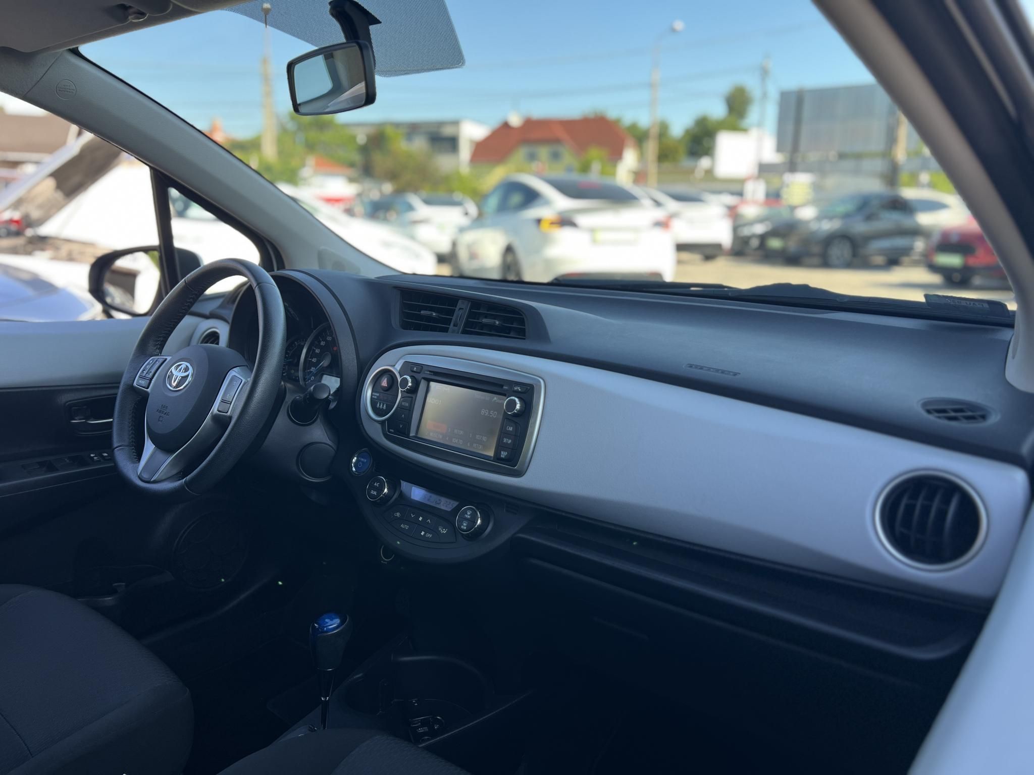 TOYOTA YARIS 1.5 HSD Trend e-CVT 103e km. Márkaszervizelt!