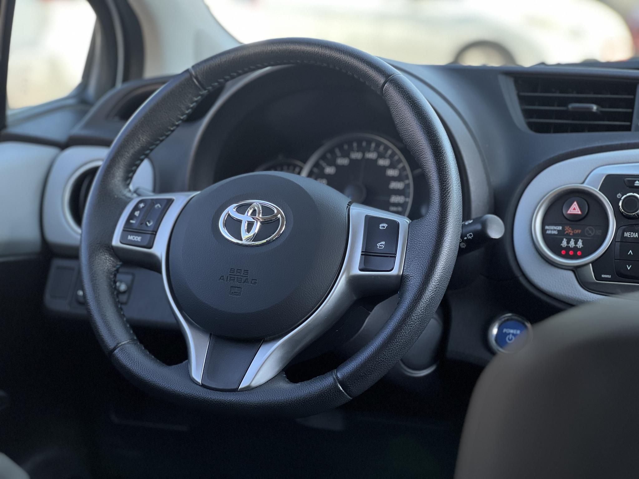 TOYOTA YARIS 1.5 HSD Trend e-CVT 103e km. Márkaszervizelt!