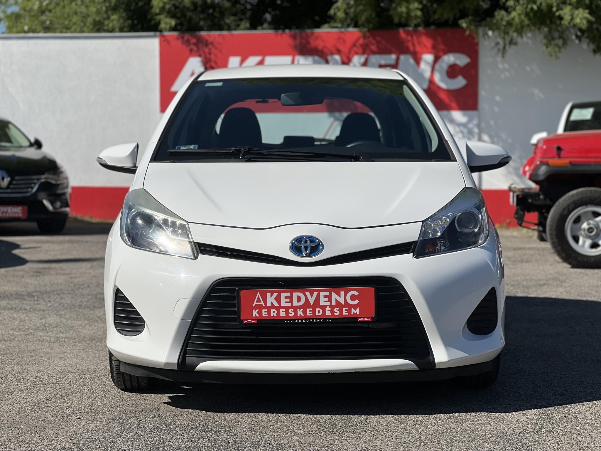 TOYOTA YARIS 1.5 HSD Trend e-CVT 103e km. Márkaszervizelt!