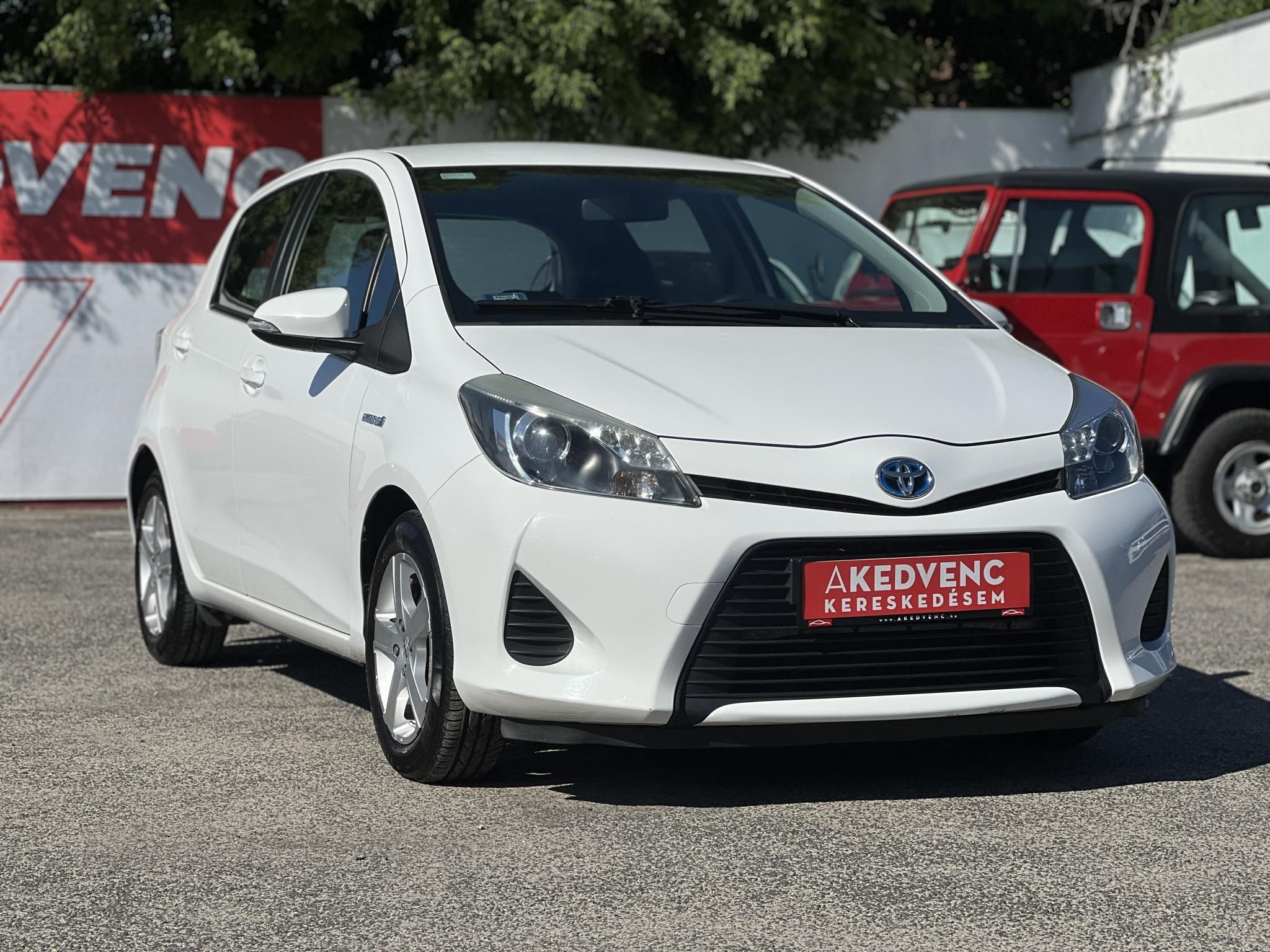 TOYOTA YARIS 1.5 HSD Trend e-CVT 103e km. Márkaszervizelt!