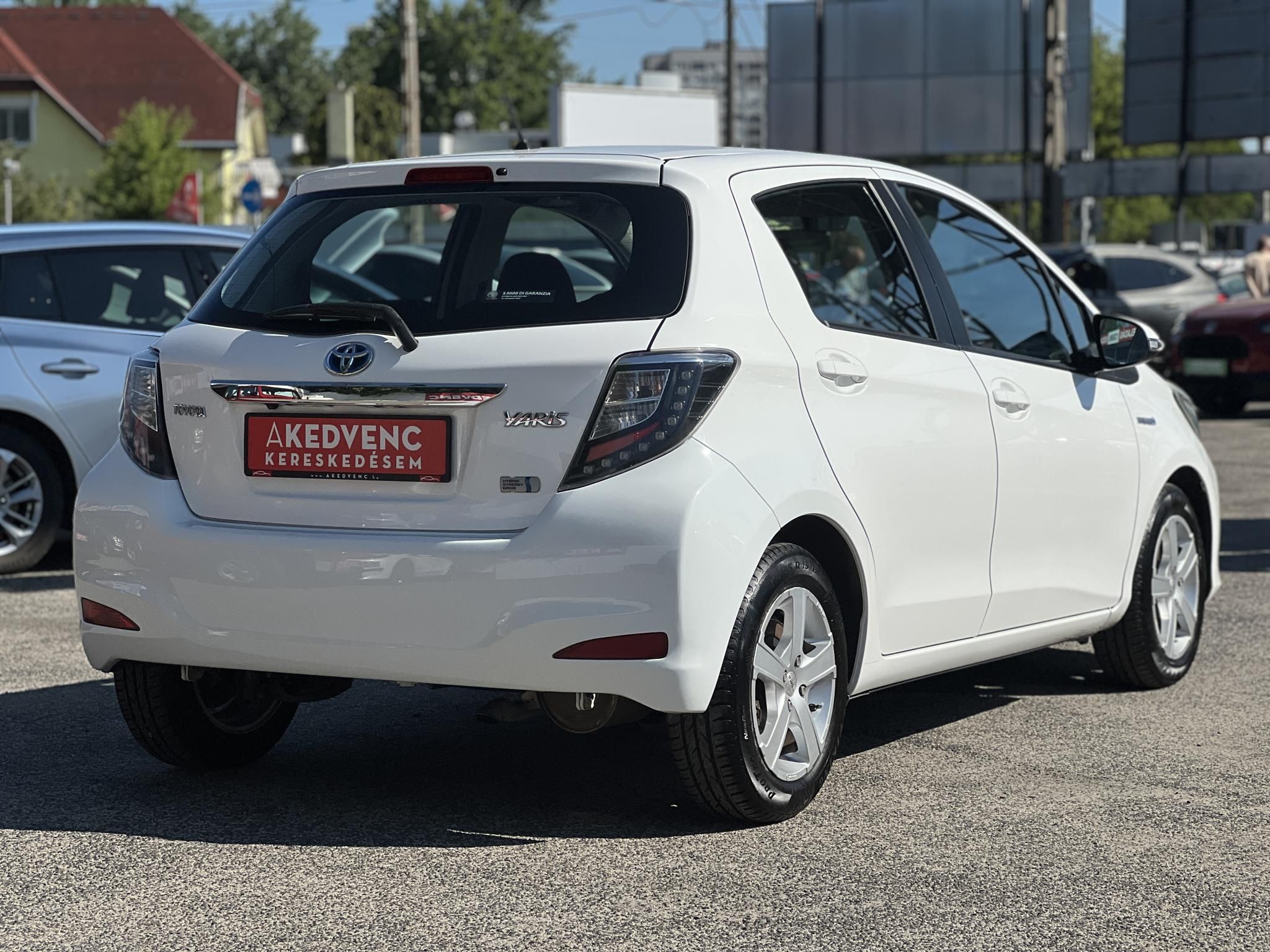 TOYOTA YARIS 1.5 HSD Trend e-CVT 103e km. Márkaszervizelt!