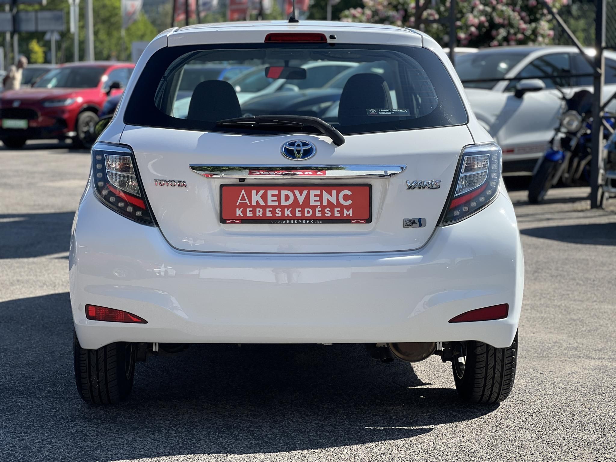 TOYOTA YARIS 1.5 HSD Trend e-CVT 103e km. Márkaszervizelt!