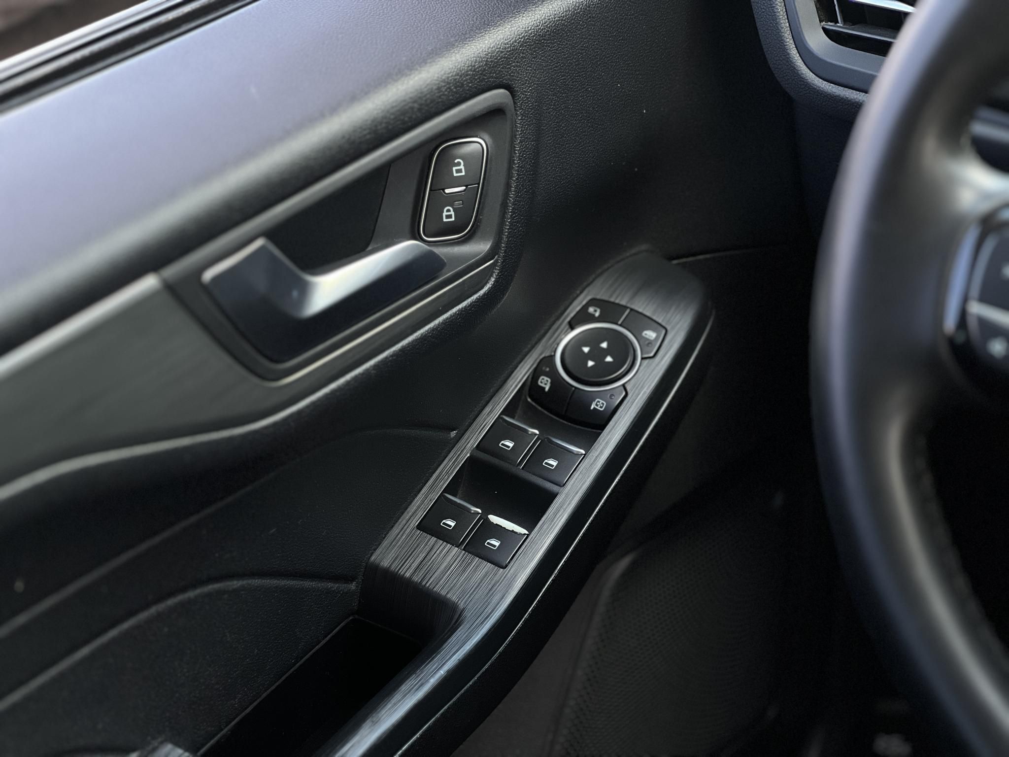 FORD KUGA 2.5 PHEV Titanium CVT