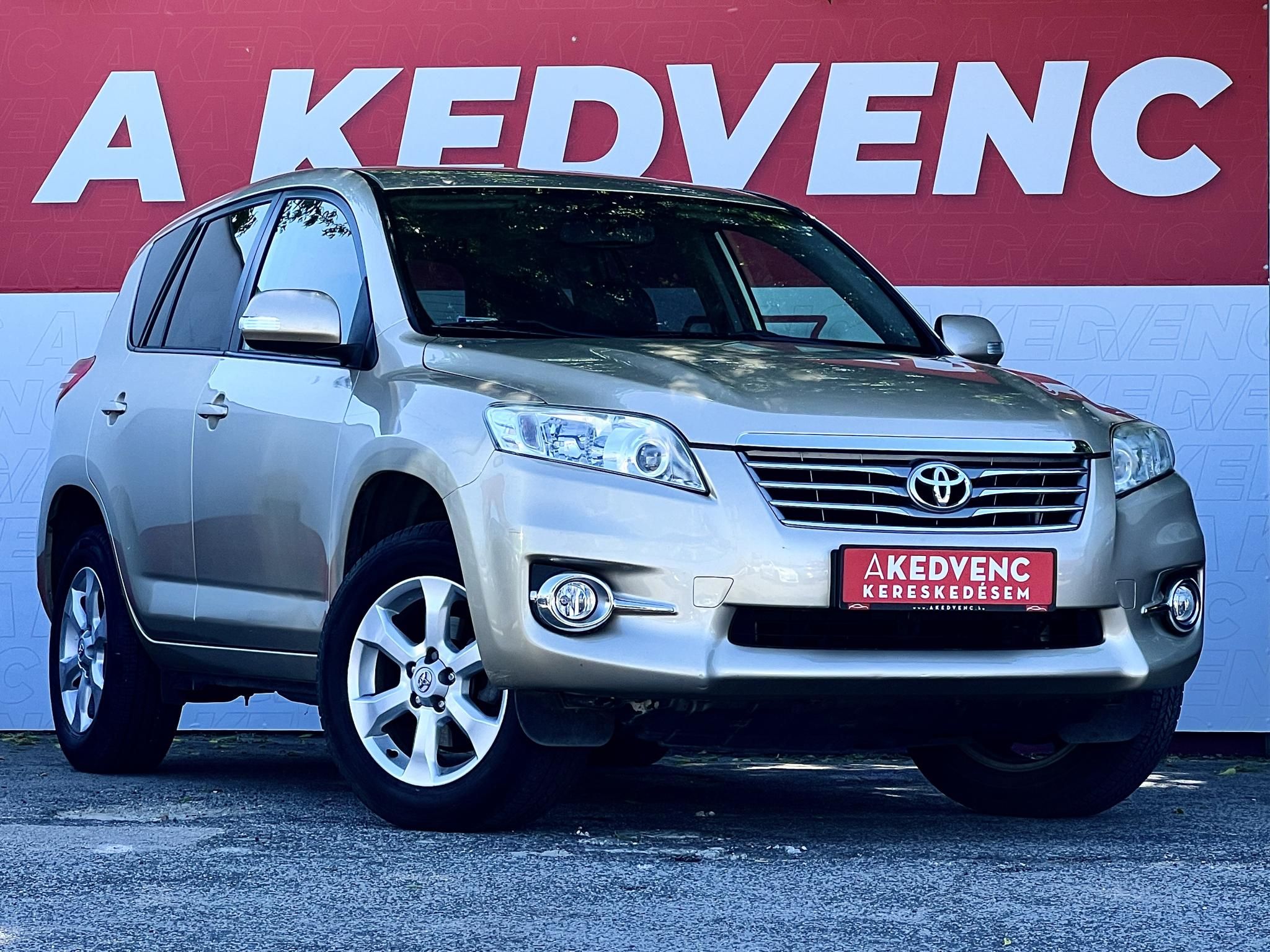 TOYOTA RAV 4 Rav4 2.0 4x4 Executive CVT Alcantara belső. kormányváltó. parkolóradar