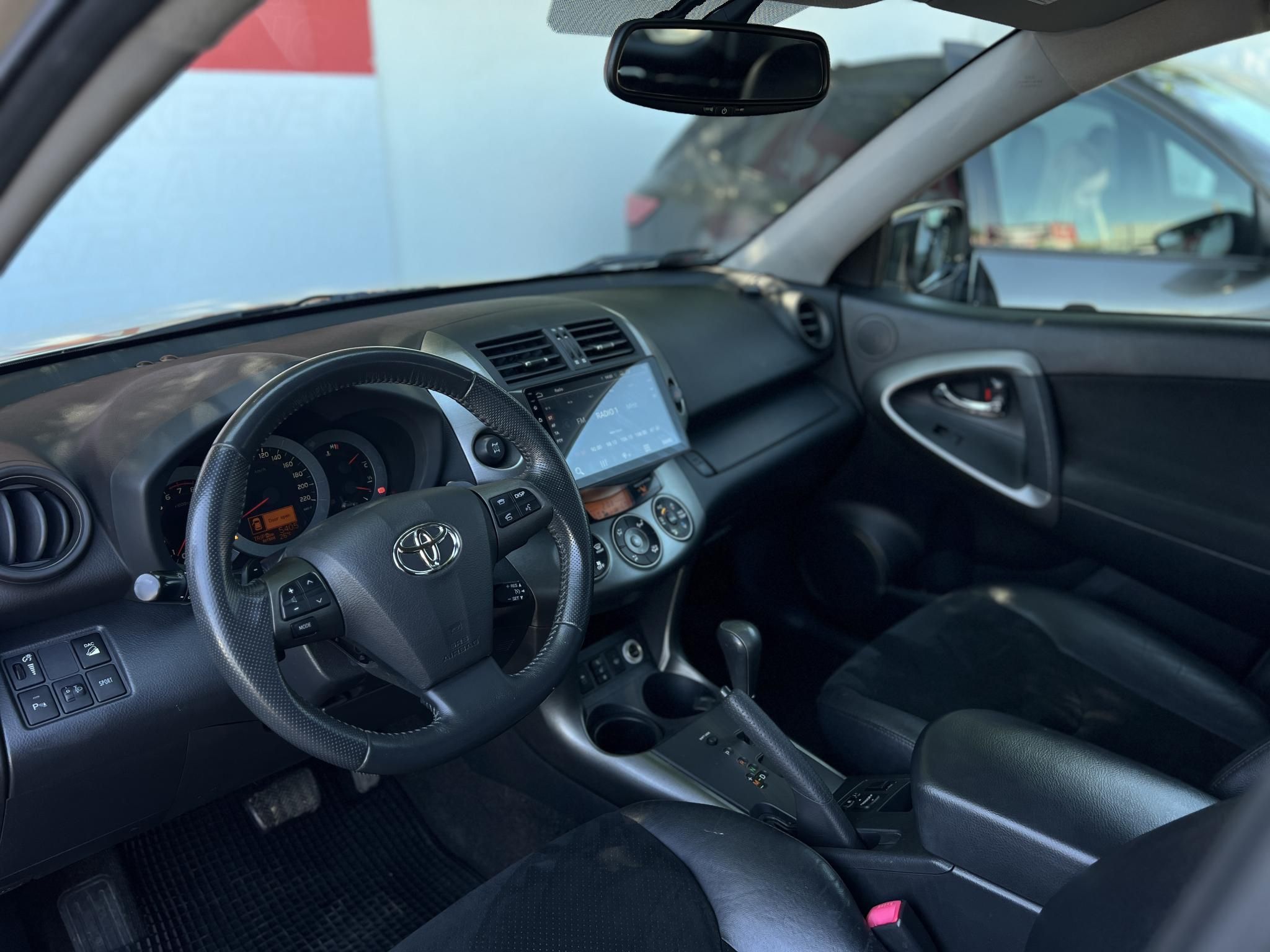 TOYOTA RAV 4 Rav4 2.0 4x4 Executive CVT Alcantara belső. kormányváltó. parkolóradar