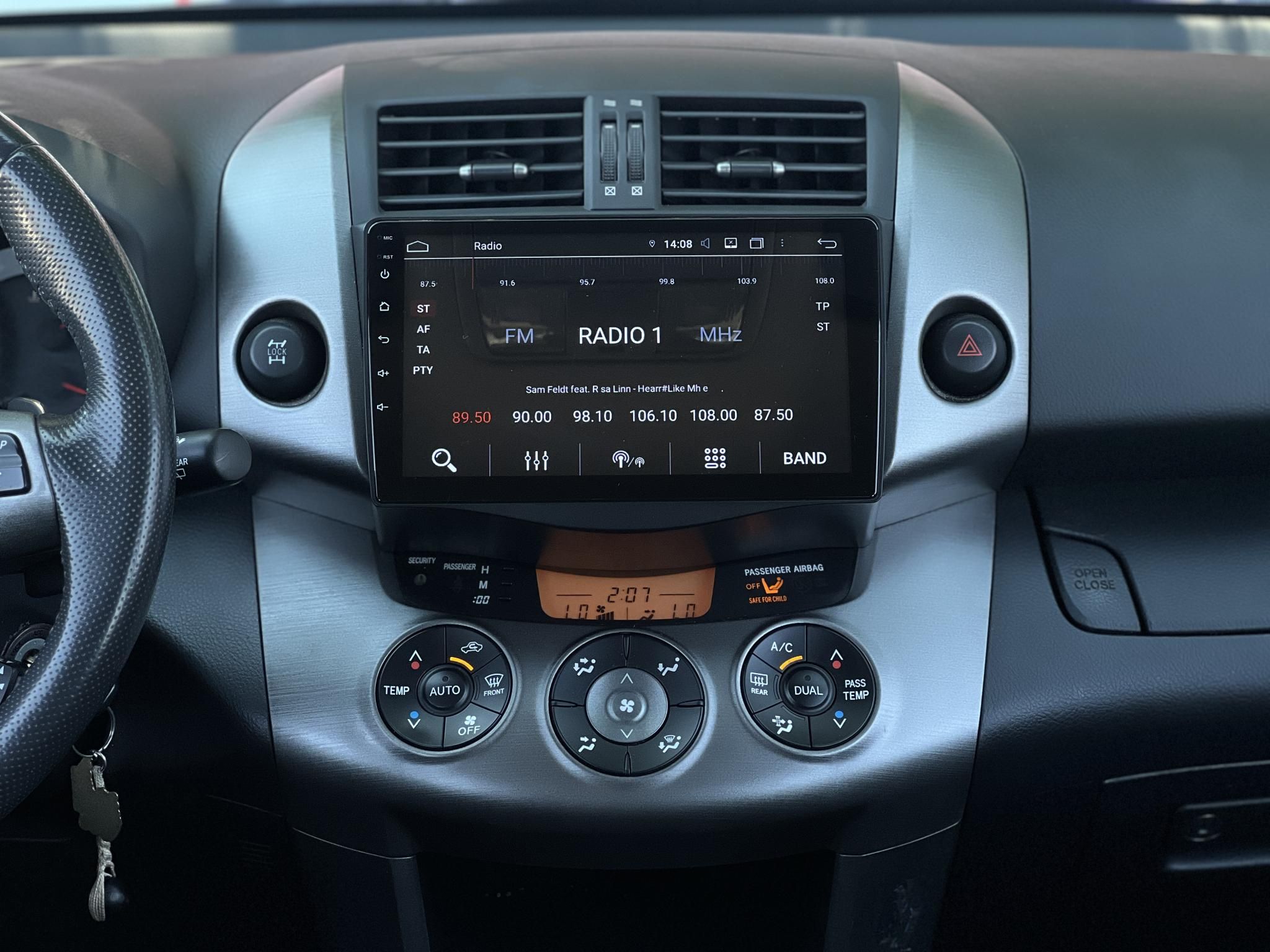 TOYOTA RAV 4 Rav4 2.0 4x4 Executive CVT Alcantara belső. kormányváltó. parkolóradar