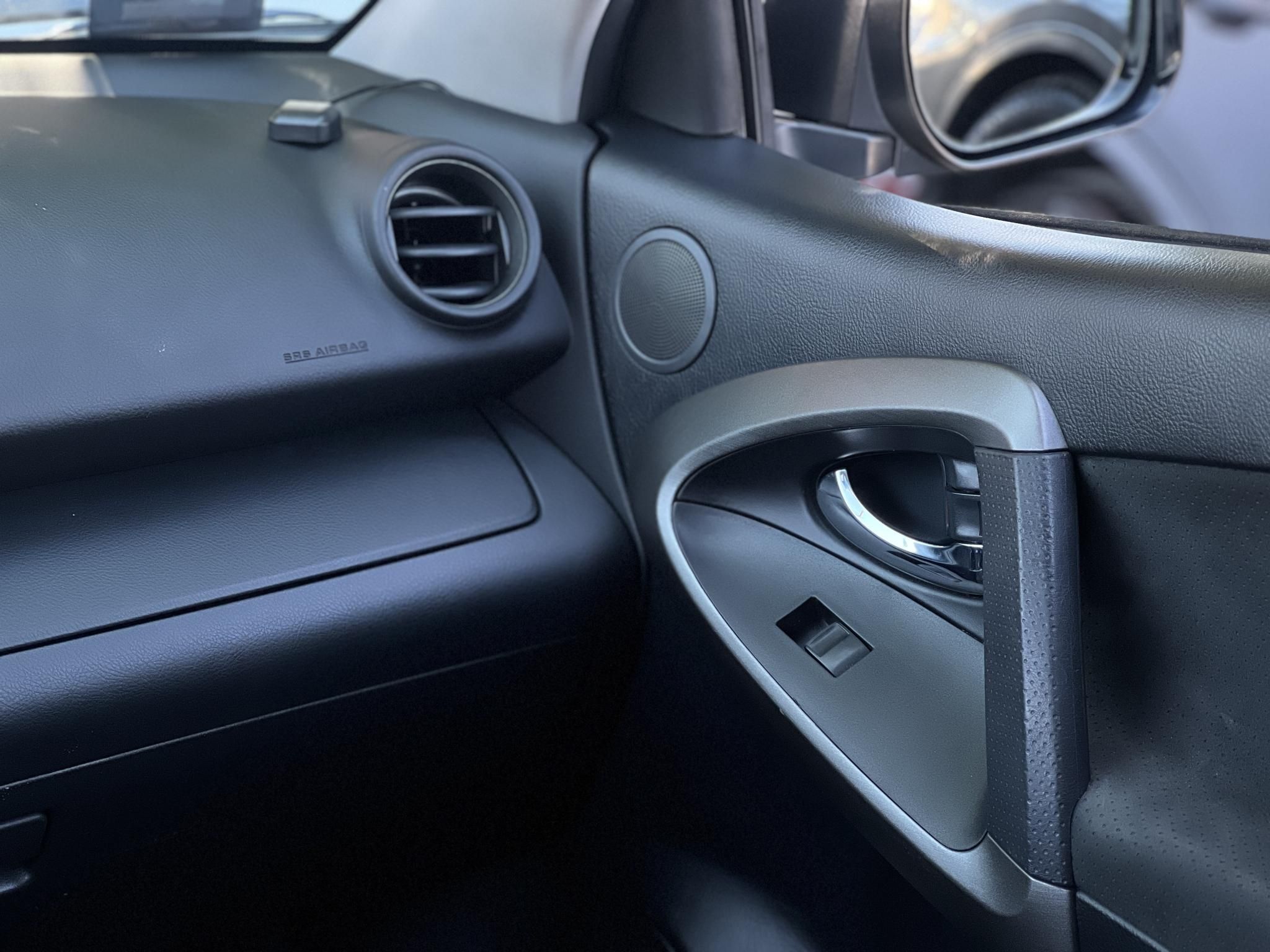 TOYOTA RAV 4 Rav4 2.0 4x4 Executive CVT Alcantara belső. kormányváltó. parkolóradar