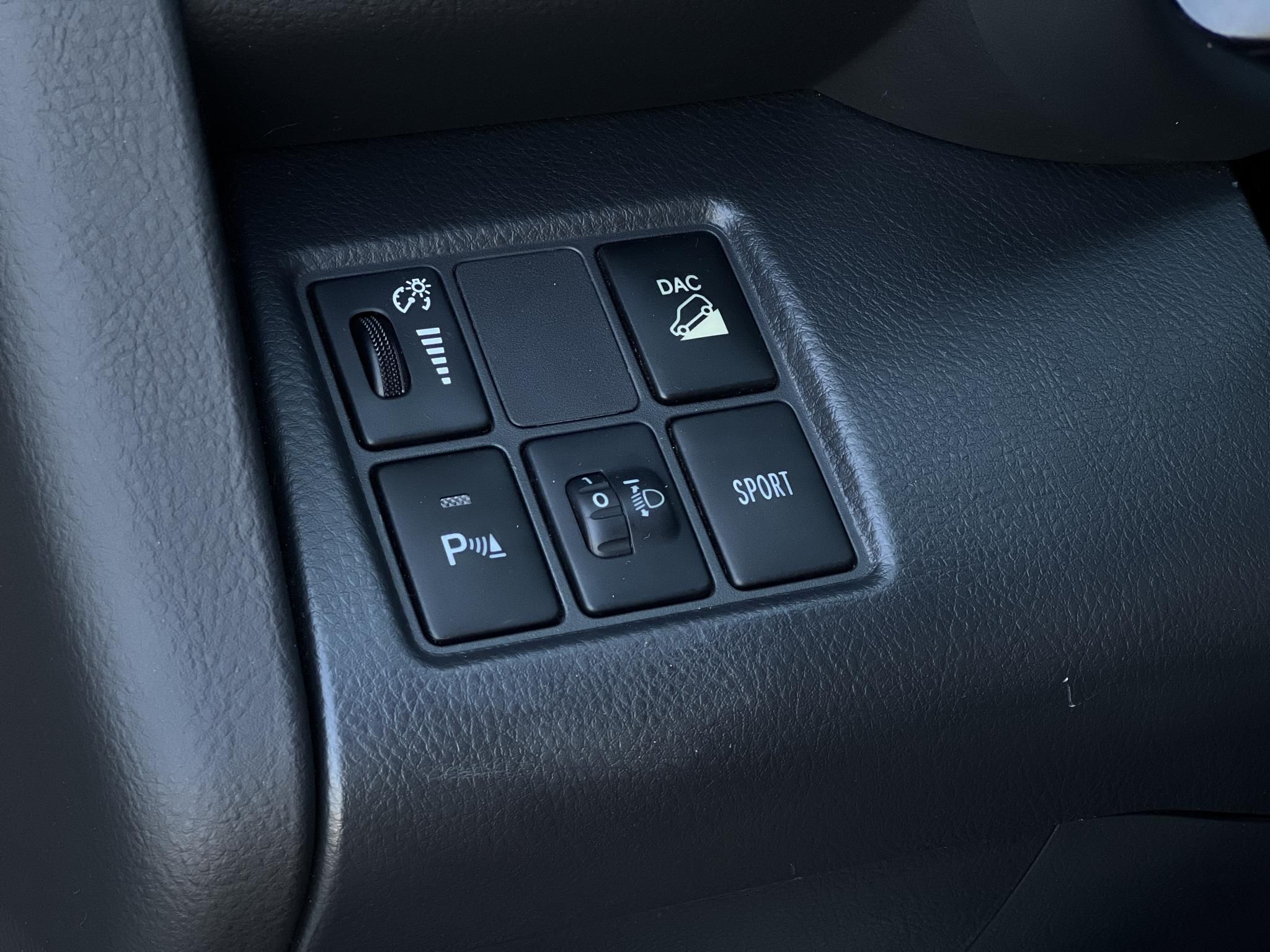 TOYOTA RAV 4 Rav4 2.0 4x4 Executive CVT Alcantara belső. kormányváltó. parkolóradar
