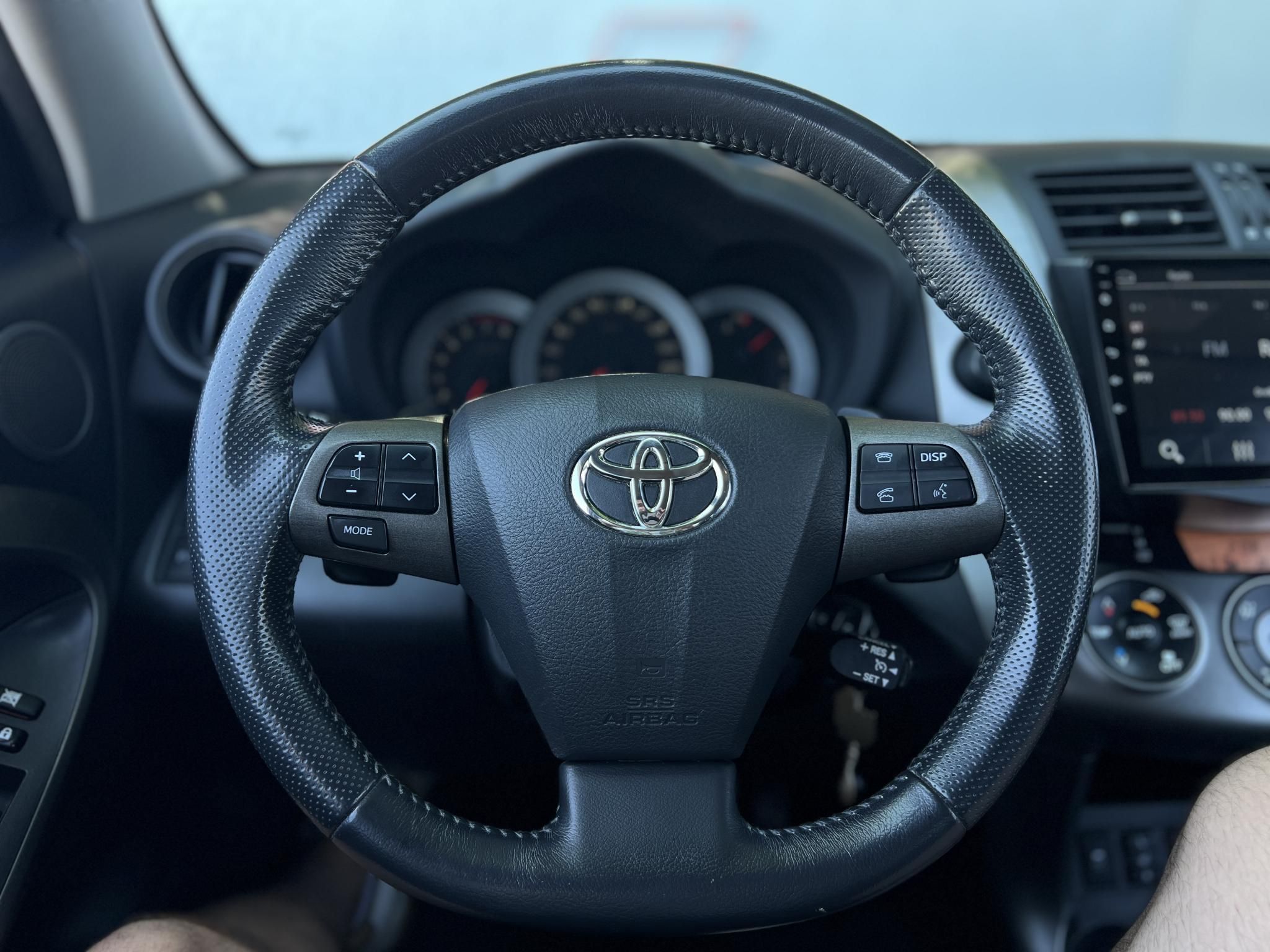 TOYOTA RAV 4 Rav4 2.0 4x4 Executive CVT Alcantara belső. kormányváltó. parkolóradar