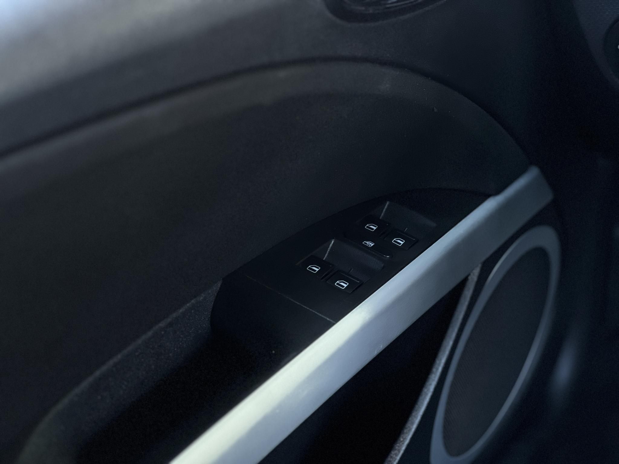 SEAT LEON 2.0 PD TDI FR DPF 170LE. Monster design. Napfénytető. Friss műszaki vizsga!