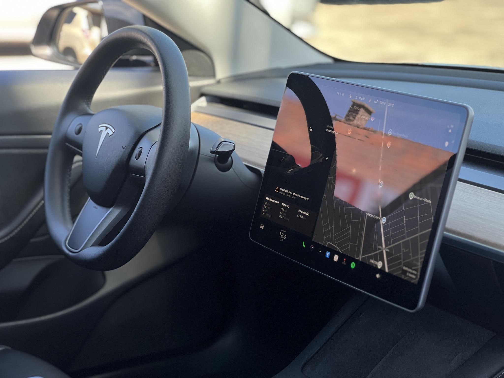 TESLA MODEL 3 Performance AWD (Automata) 87e km. mátrix LED. hőszivattyú. garanciális. téli-nyári kerék szett!