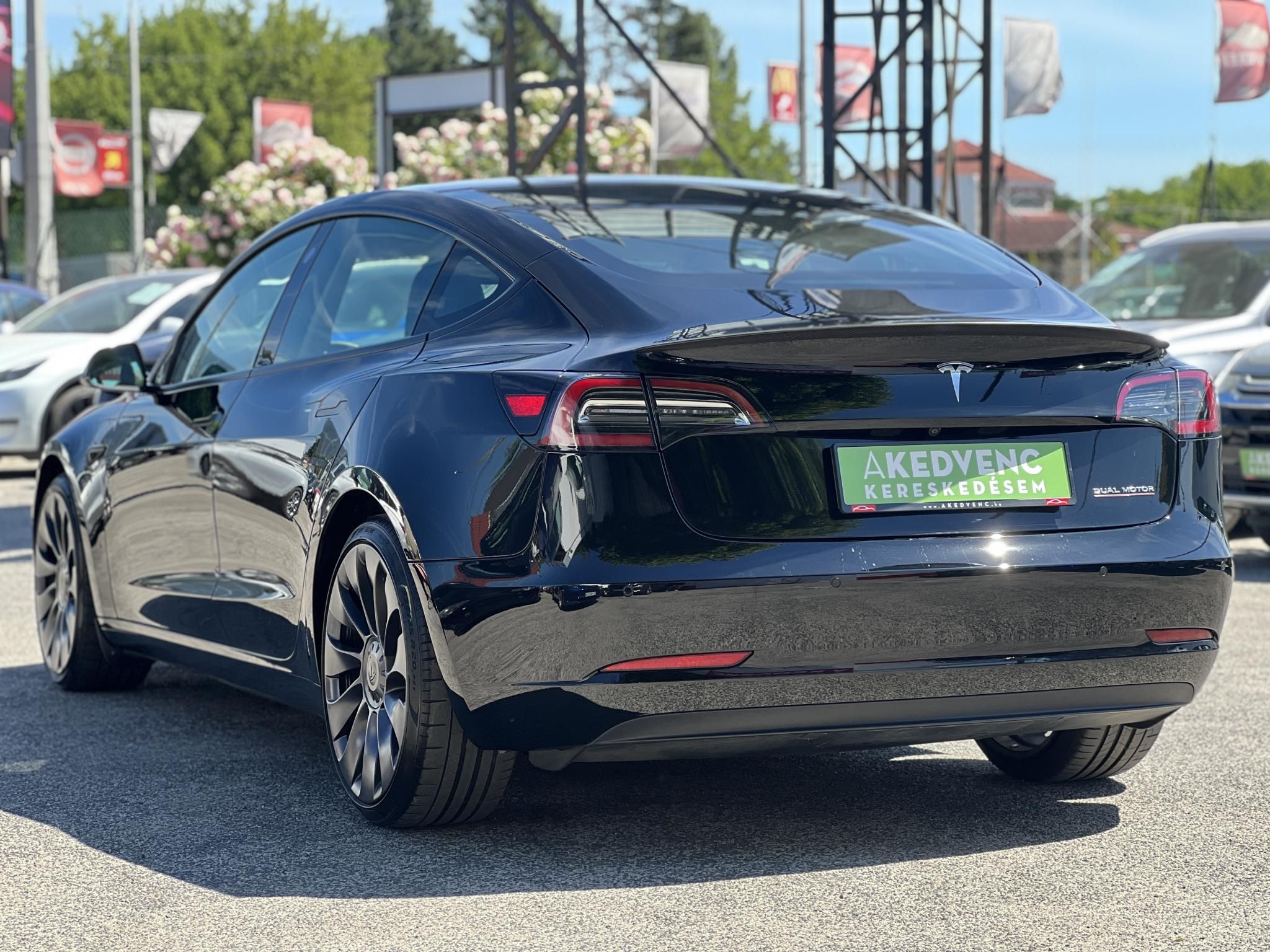 TESLA MODEL 3 Performance AWD (Automata) 87e km. mátrix LED. hőszivattyú. garanciális. téli-nyári kerék szett!