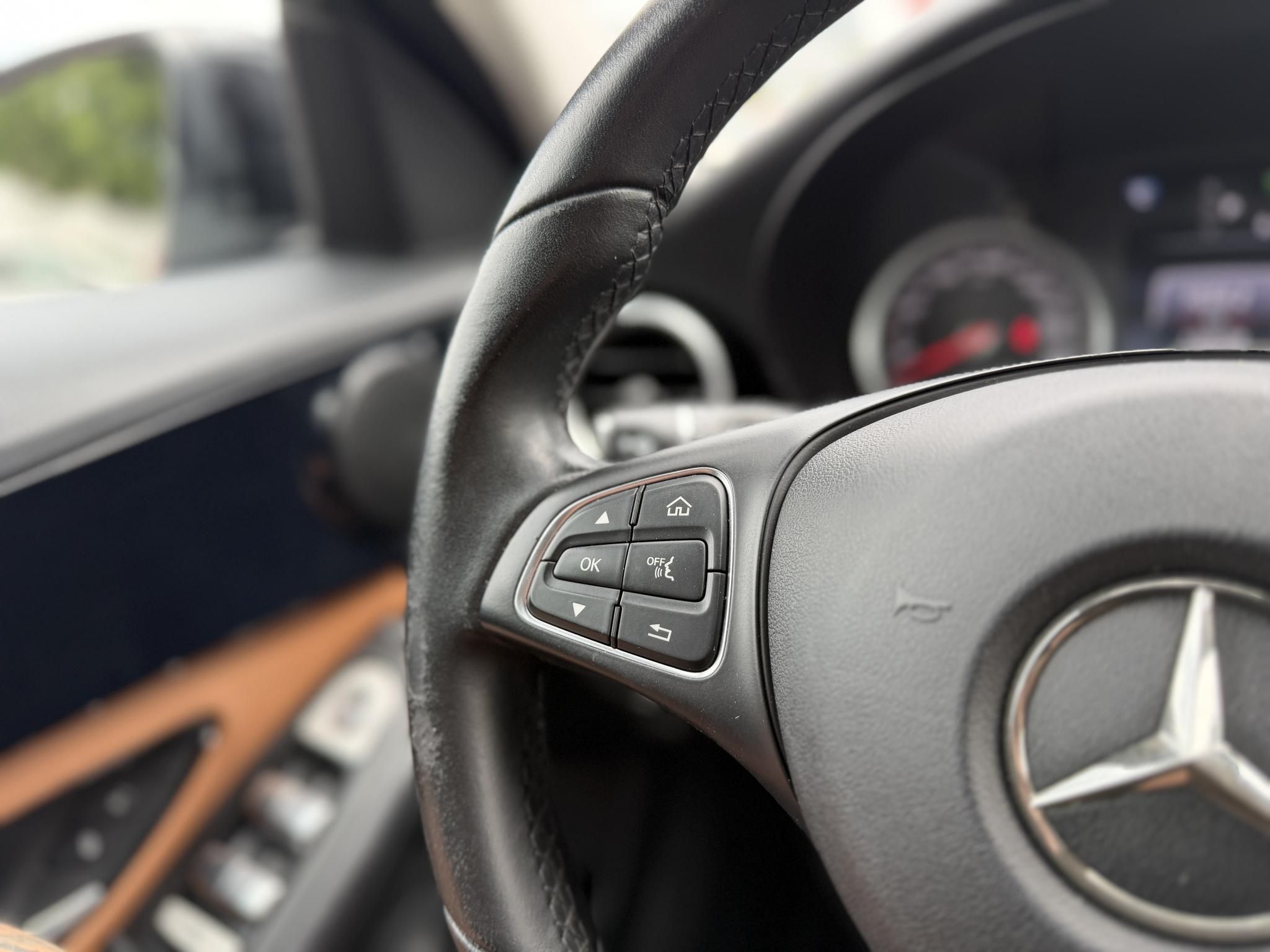 MERCEDES-BENZ C 300 T BlueTEC h HYBRID 7G-TRONIC 138e km. barna bőrbelső. bluetooth. navigáció. megkímélt állapot!