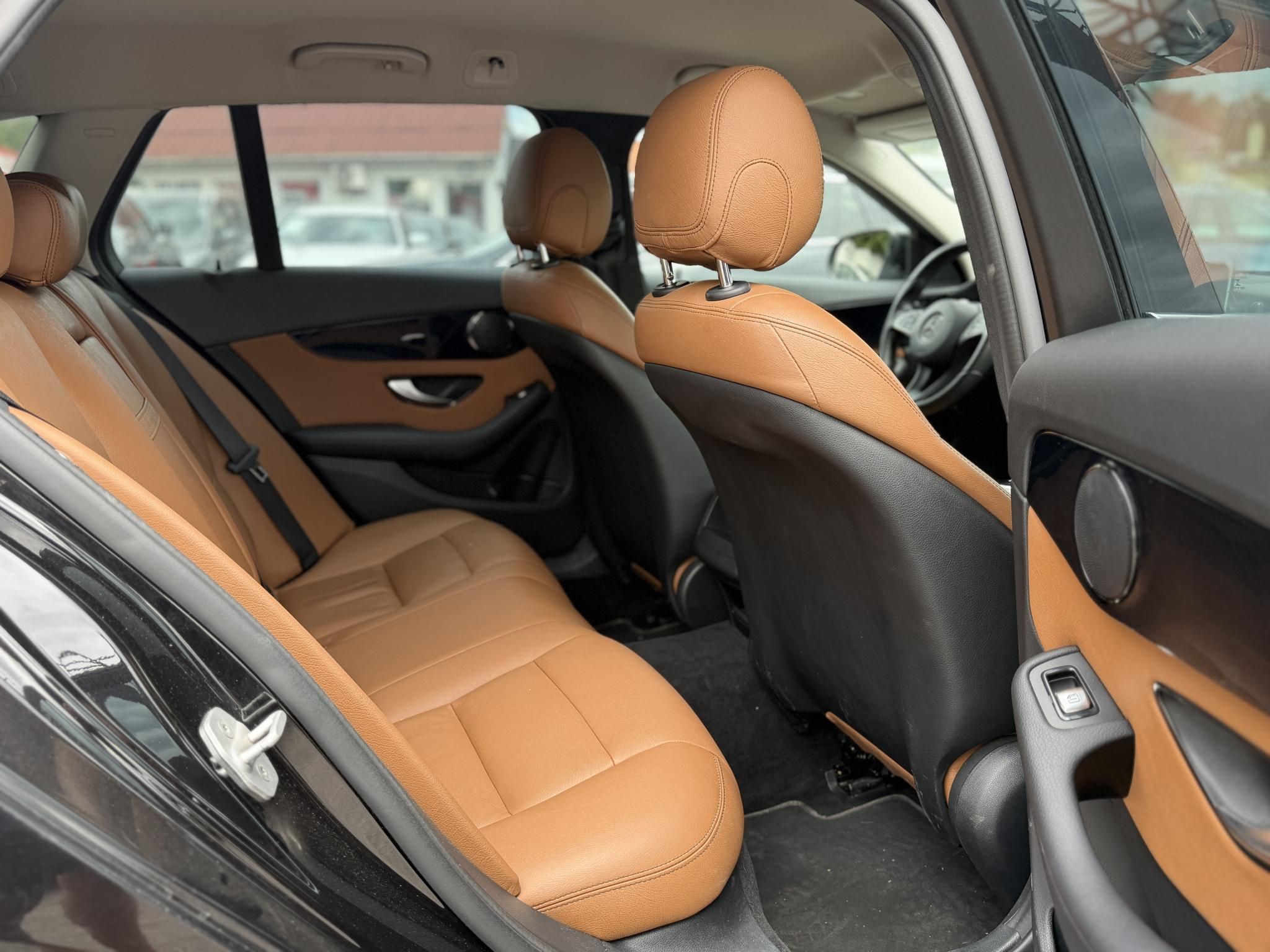 MERCEDES-BENZ C 300 T BlueTEC h HYBRID 7G-TRONIC 138e km. barna bőrbelső. bluetooth. navigáció. megkímélt állapot!