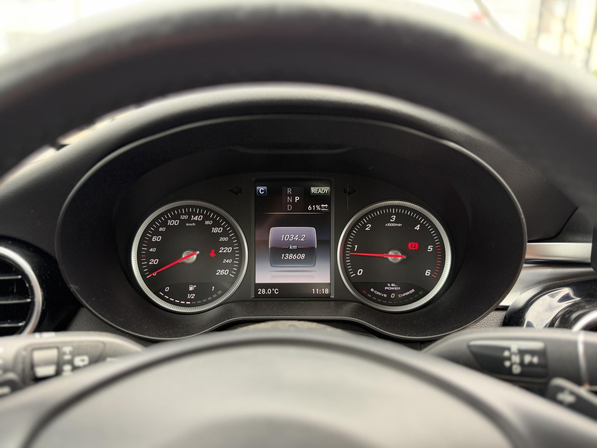 MERCEDES-BENZ C 300 T BlueTEC h HYBRID 7G-TRONIC 138e km. barna bőrbelső. bluetooth. navigáció. megkímélt állapot!