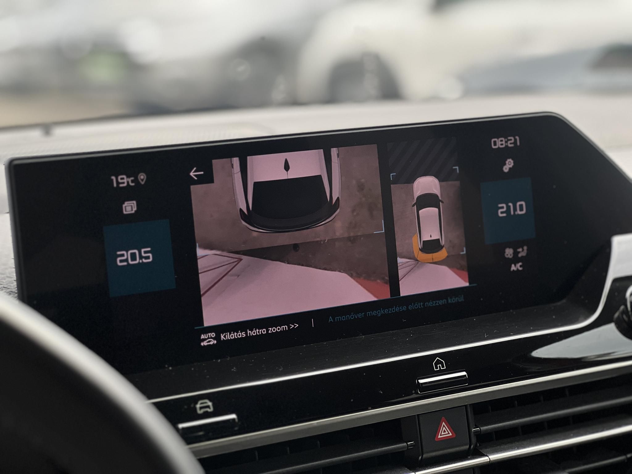 CITROEN C4 1.2 PureTech Feel Plus M.o.-i. 1.tul. 61e km. LED. 360 kamera. HUD. Vonóhorog!