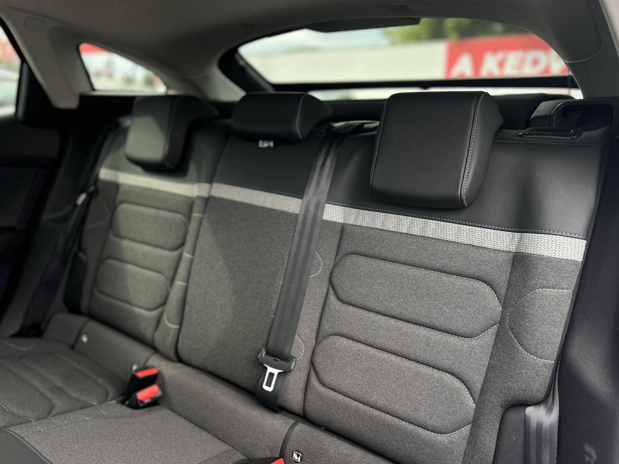 CITROEN C4 1.2 PureTech Feel Plus M.o.-i. 1.tul. 61e km. LED. 360 kamera. HUD. Vonóhorog!