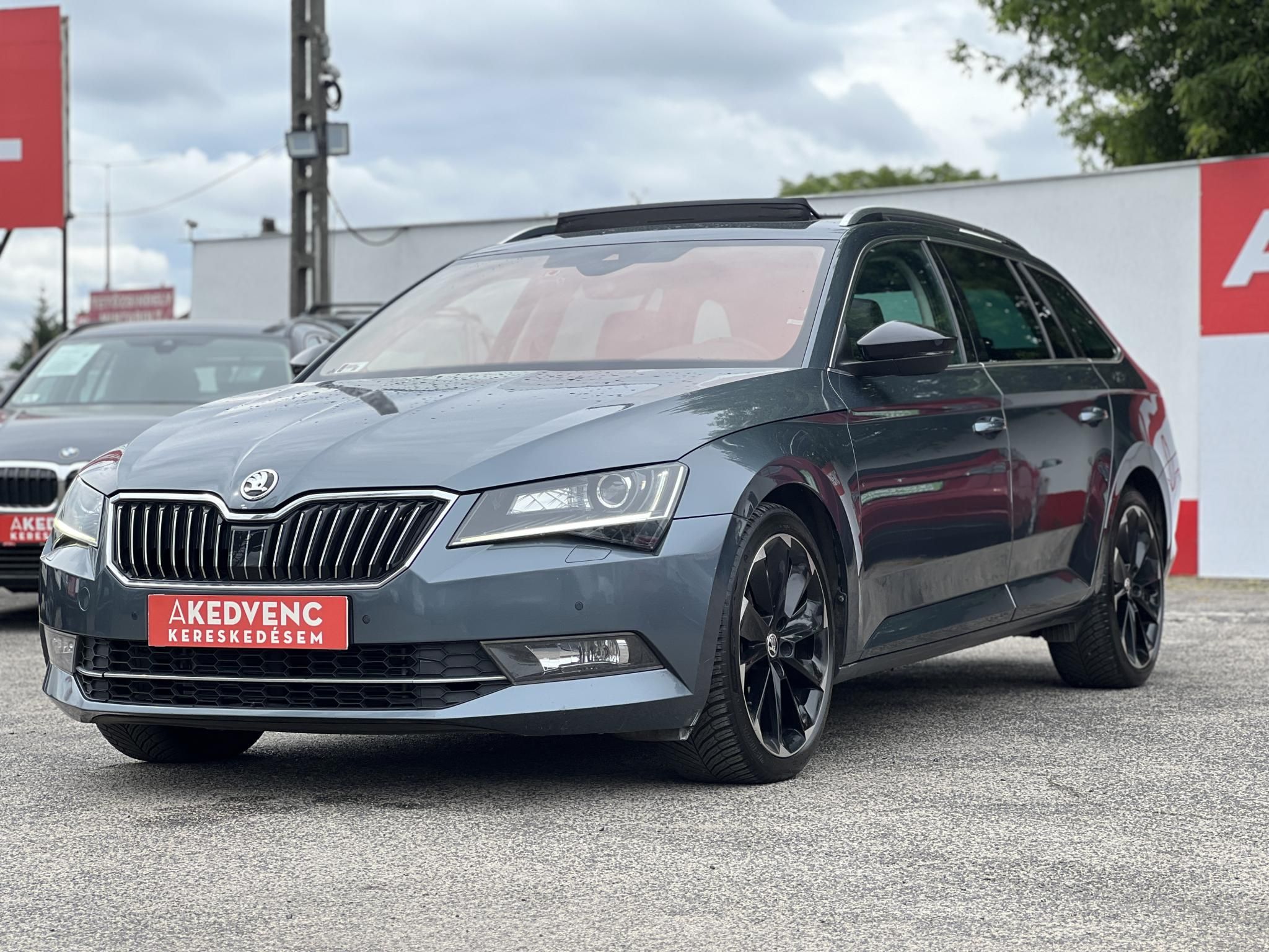 SKODA SUPERB Combi 2.0 TDI SCR Style 4x4 DSG 158e km. M.o.-i. panorámatető. üléshűtés. virtual cockpit. CARPLAY!