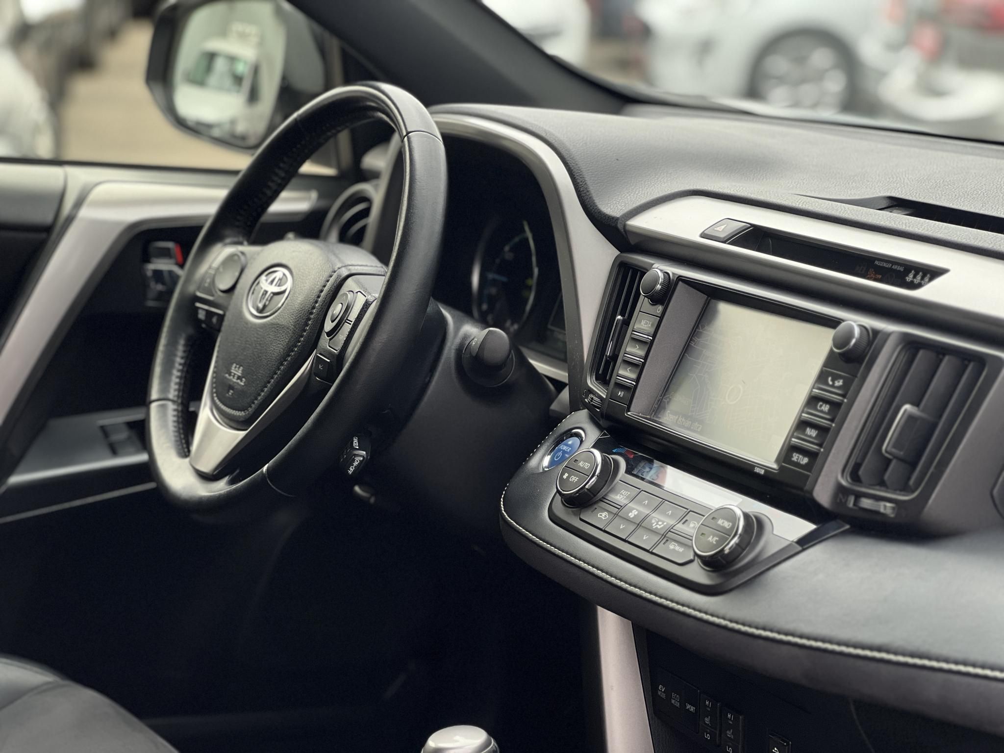 TOYOTA RAV 4 Rav4 2.5 Hybrid Executive 2WD e-CVT 114e km. Tempomat Ülésfűtés Navi Sávtartó Kamera Keyless