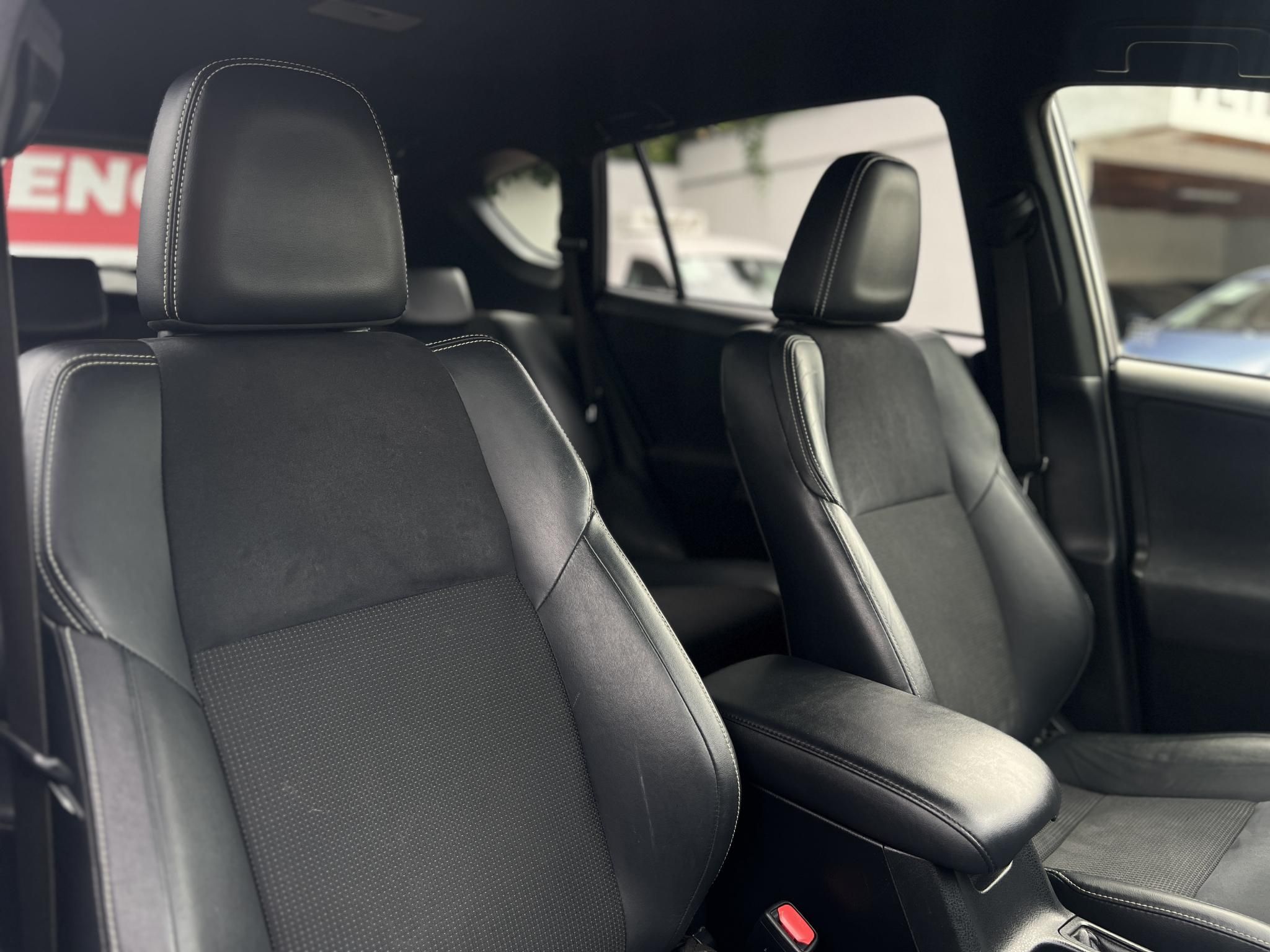 TOYOTA RAV 4 Rav4 2.5 Hybrid Executive 2WD e-CVT 114e km. Tempomat Ülésfűtés Navi Sávtartó Kamera Keyless