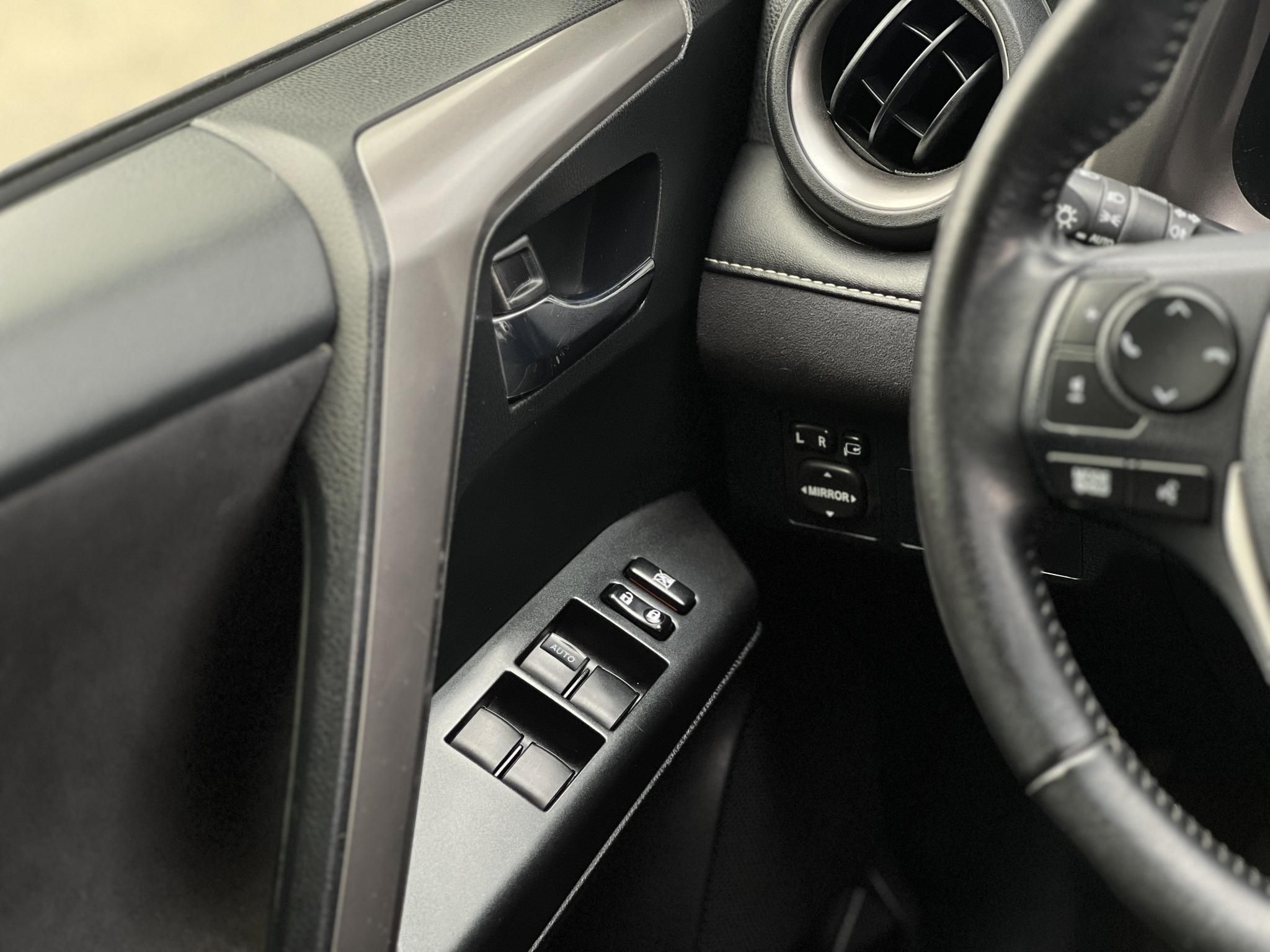 TOYOTA RAV 4 Rav4 2.5 Hybrid Executive 2WD e-CVT 114e km. Tempomat Ülésfűtés Navi Sávtartó Kamera Keyless