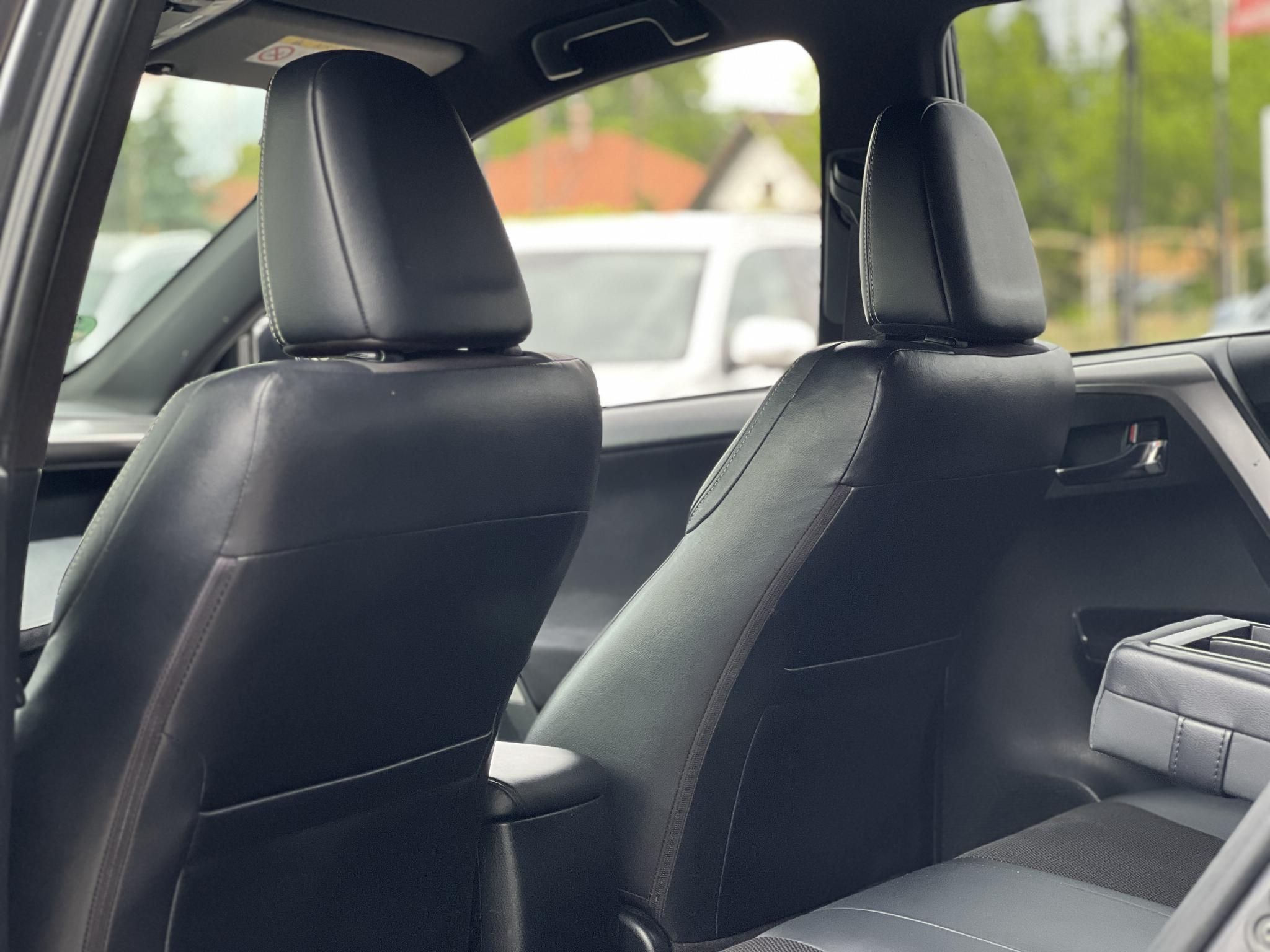 TOYOTA RAV 4 Rav4 2.5 Hybrid Executive 2WD e-CVT 114e km. Tempomat Ülésfűtés Navi Sávtartó Kamera Keyless