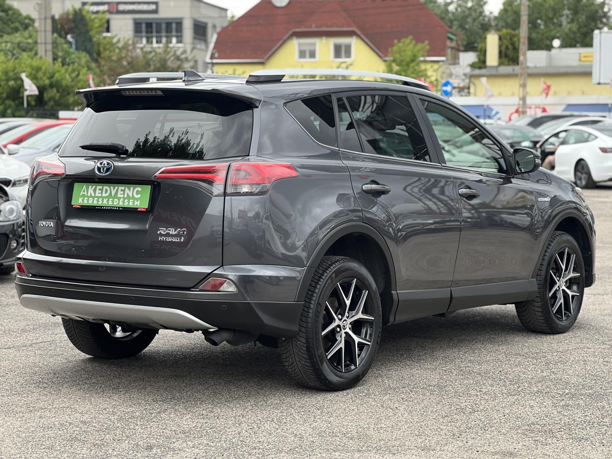 TOYOTA RAV 4 Rav4 2.5 Hybrid Executive 2WD e-CVT 114e km. Tempomat Ülésfűtés Navi Sávtartó Kamera Keyless