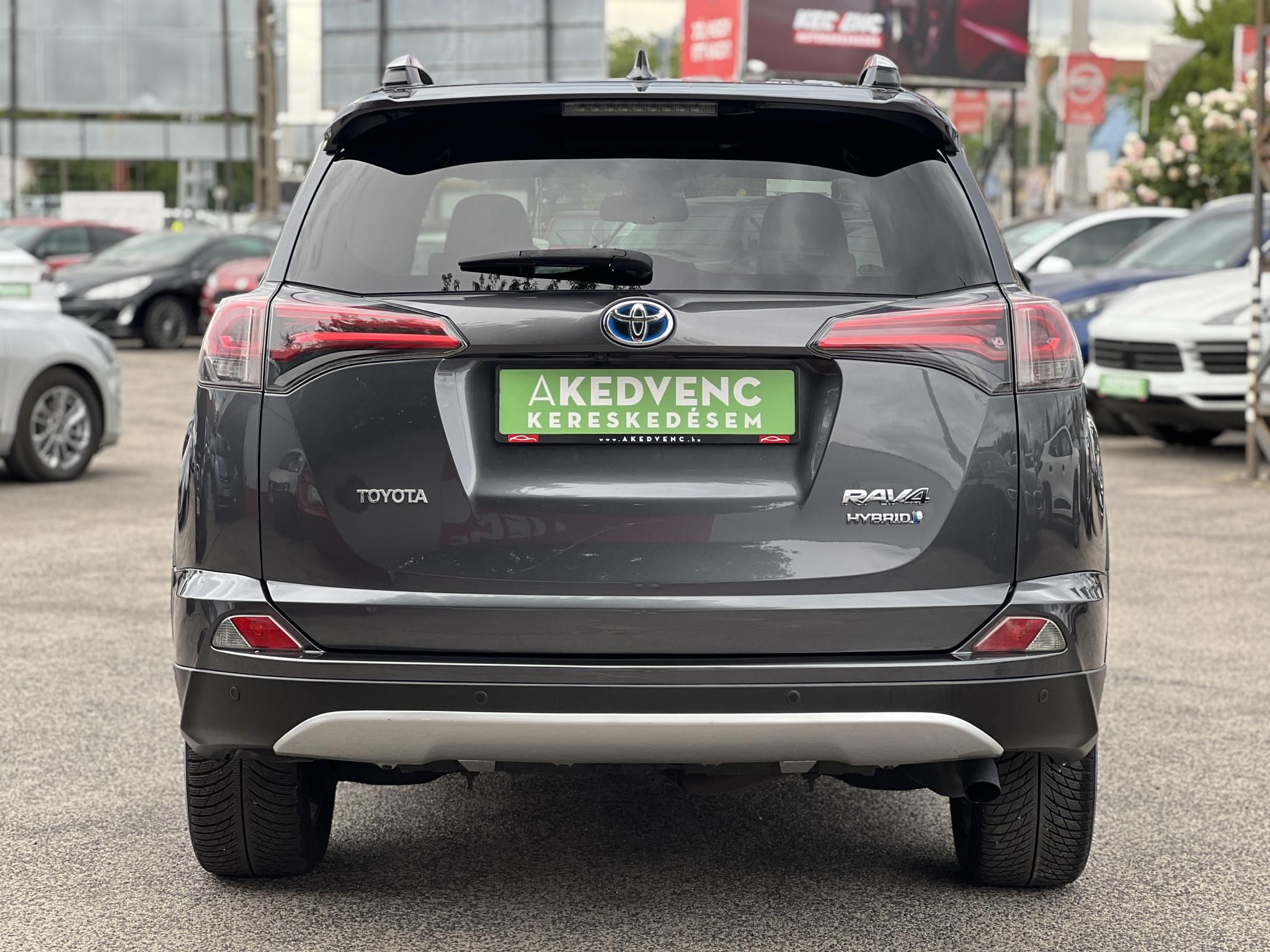 TOYOTA RAV 4 Rav4 2.5 Hybrid Executive 2WD e-CVT 114e km. Tempomat Ülésfűtés Navi Sávtartó Kamera Keyless