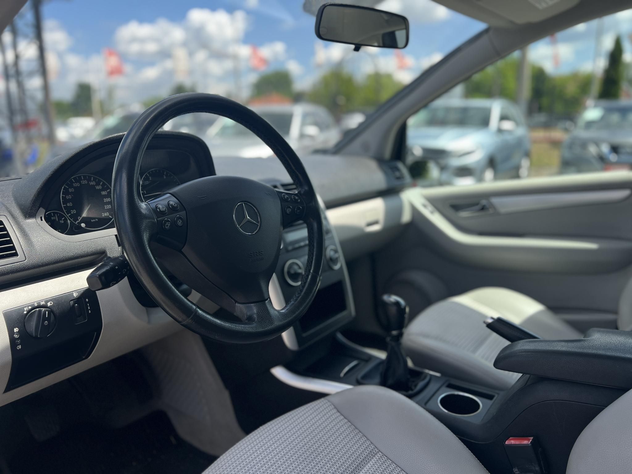 MERCEDES-BENZ A 180 CDI Avantgarde 169e km. világos belső. teljes nagyszerviz elvégezve!