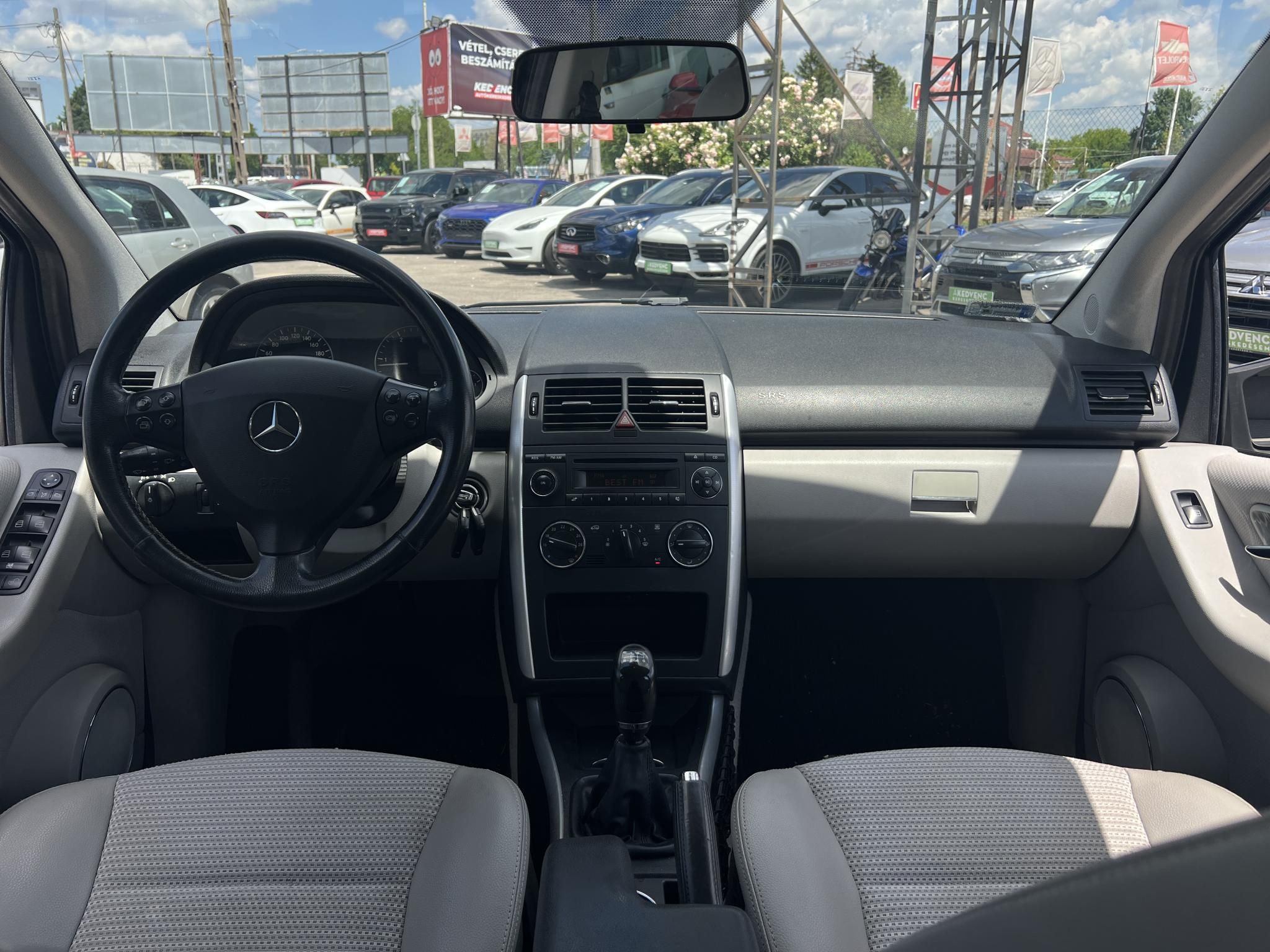 MERCEDES-BENZ A 180 CDI Avantgarde 169e km. világos belső. teljes nagyszerviz elvégezve!