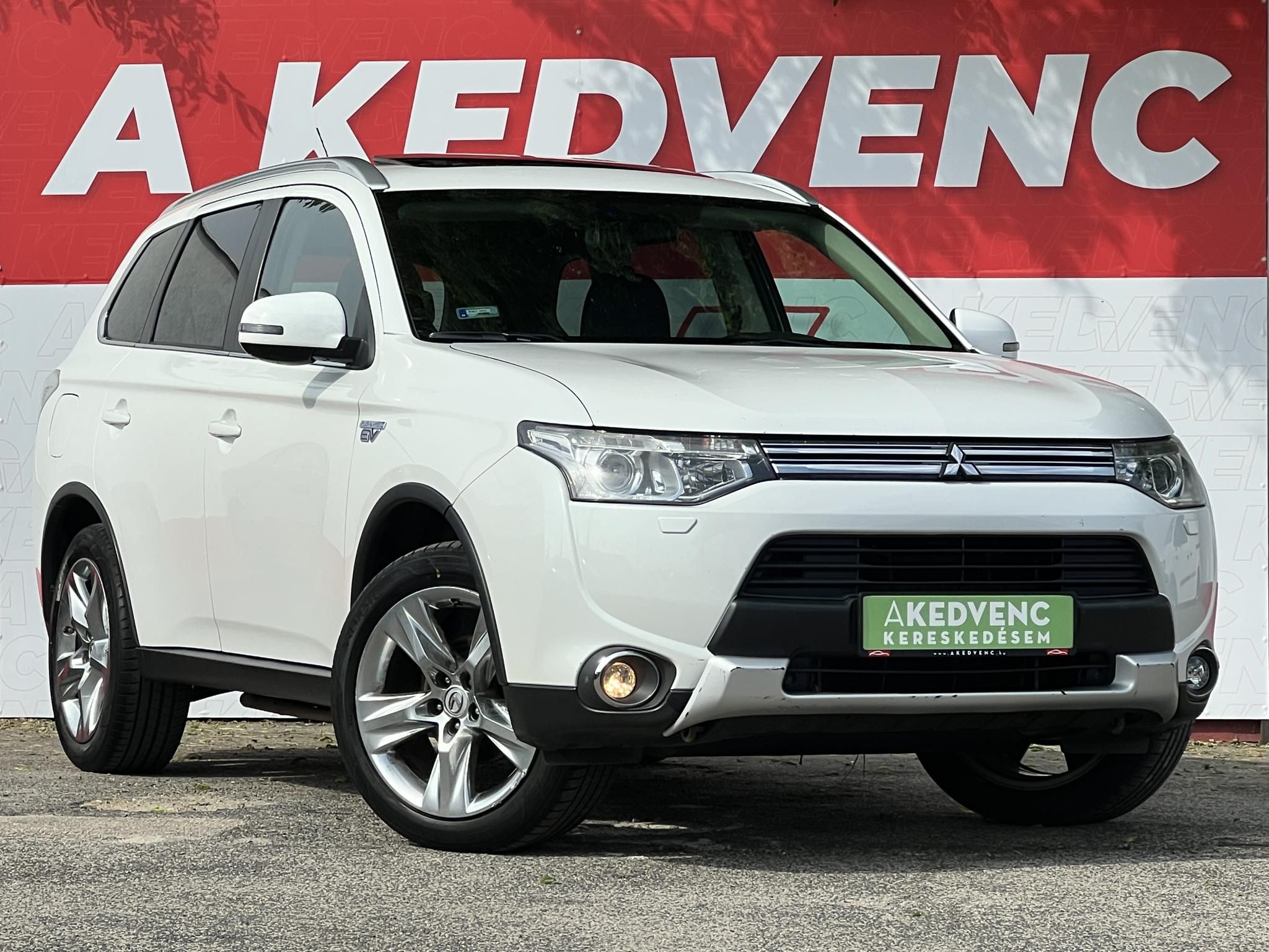 MITSUBISHI OUTLANDER 2.0 MIVEC Instyle Navi 4WD CVT