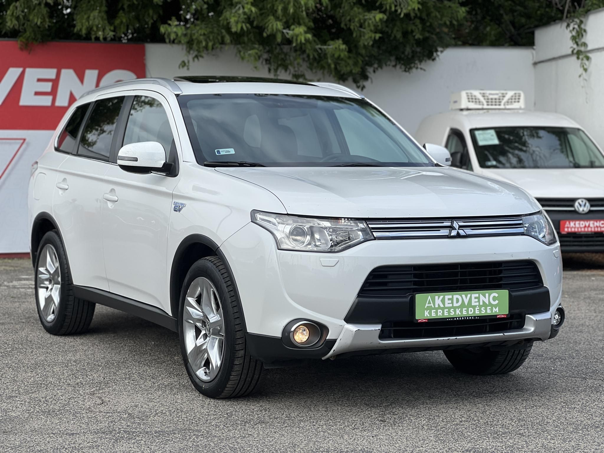MITSUBISHI OUTLANDER 2.0 MIVEC Instyle Navi 4WD CVT