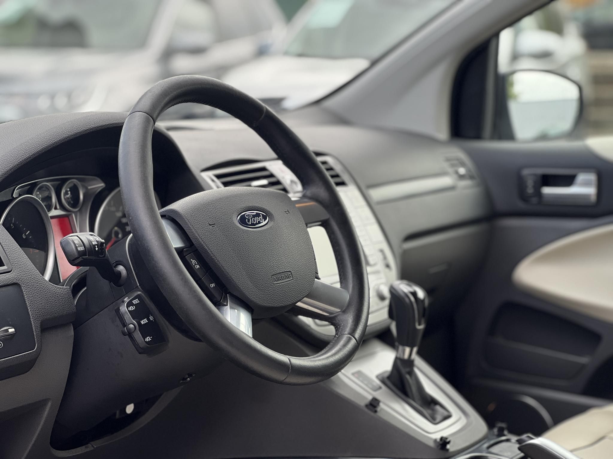 FORD KUGA 2.5T Titanium Individual 4WD (Automata) Magyarországi. 4 évszakos gumik. világos belső. vezérlés cserélve!