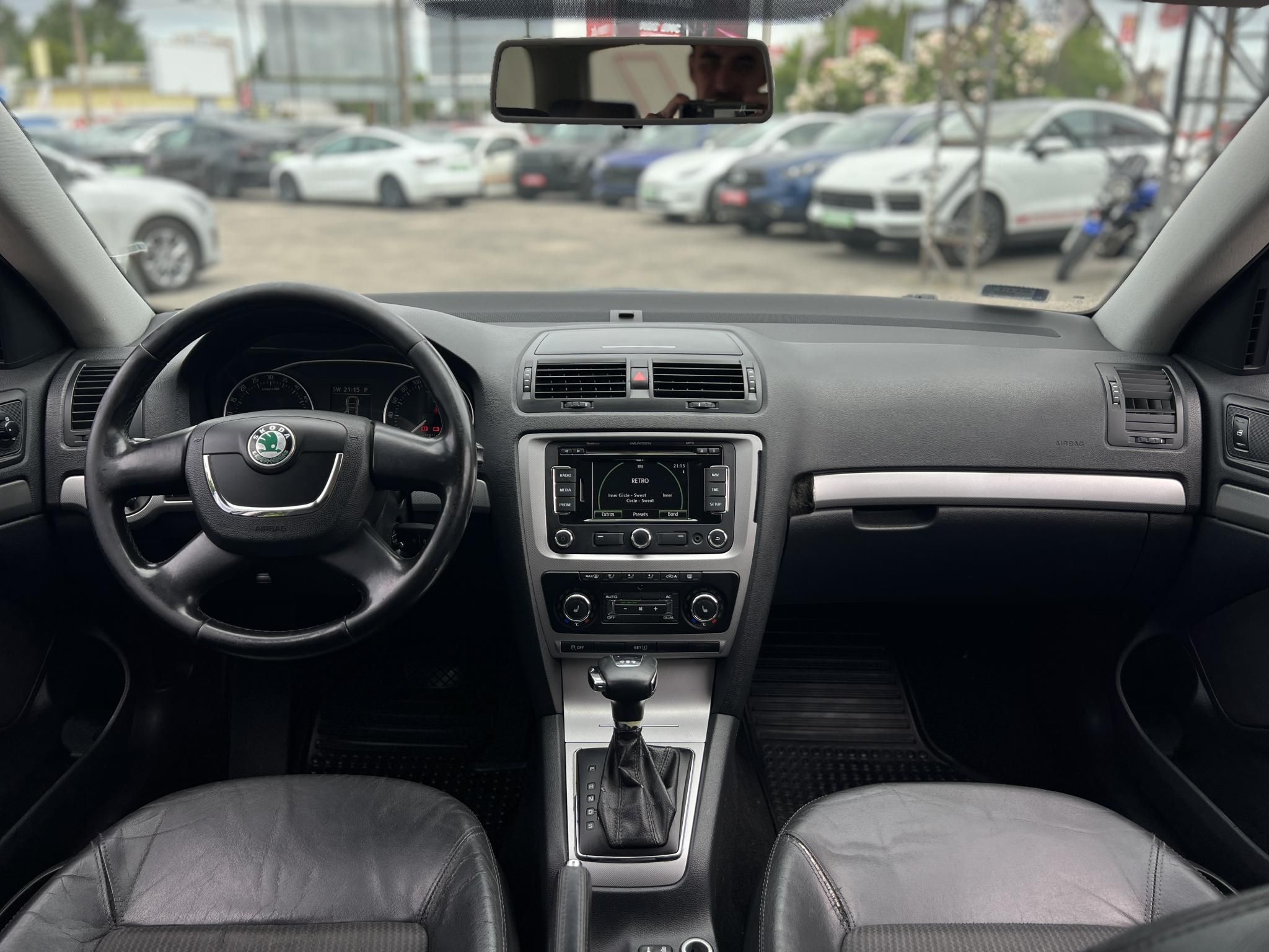 SKODA OCTAVIA Combi 2.0 TDI Ambiente DSG Tempomat Ülésfűtés Bluetooth Navigáció!