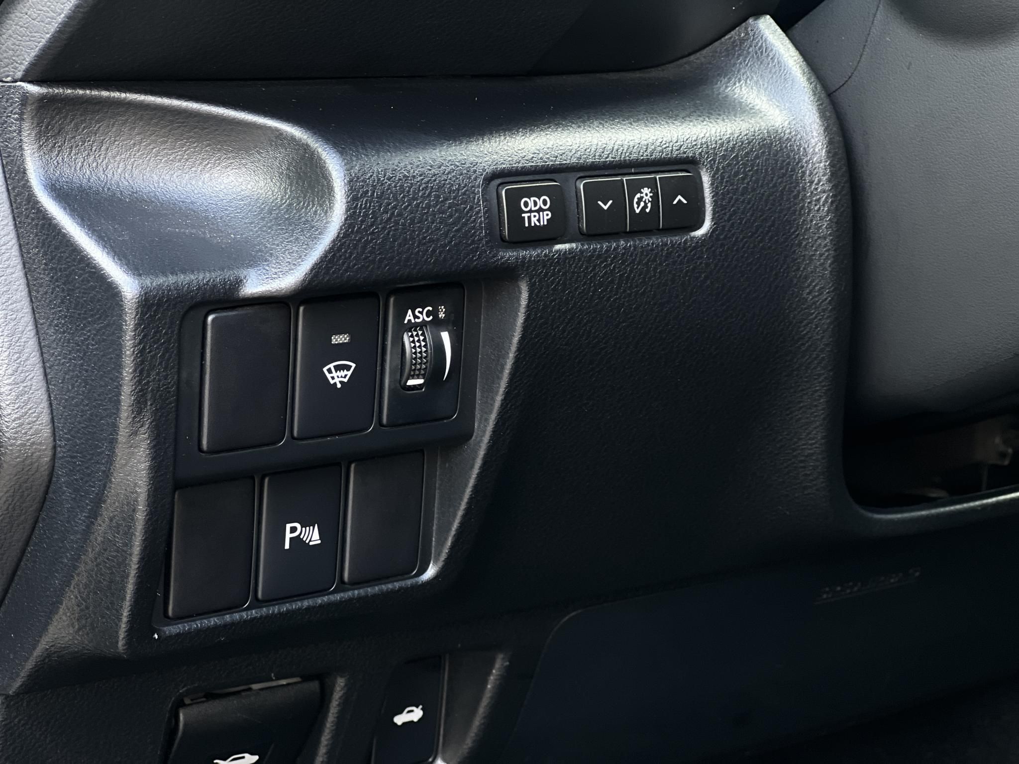 LEXUS IS 300h Comfort Leather&Navigation (Automata) Hybrid garancia Márkaszervizelt! Gyári fényezés. Téli-nyári gumi garnitúra!